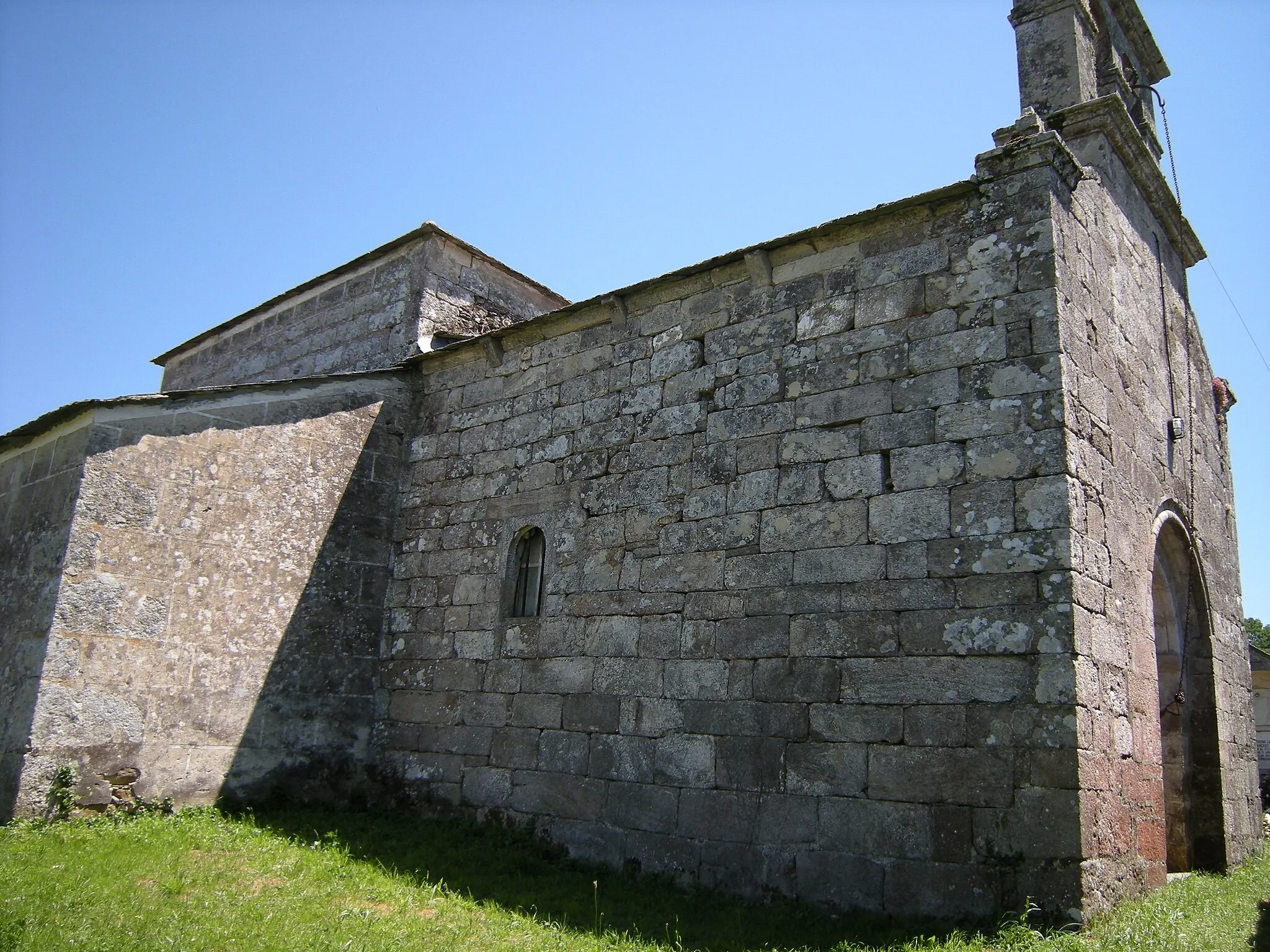 Photo showing: Construida en el siglo XII, sufre numerosas reformas que le dotan de este aspecto.