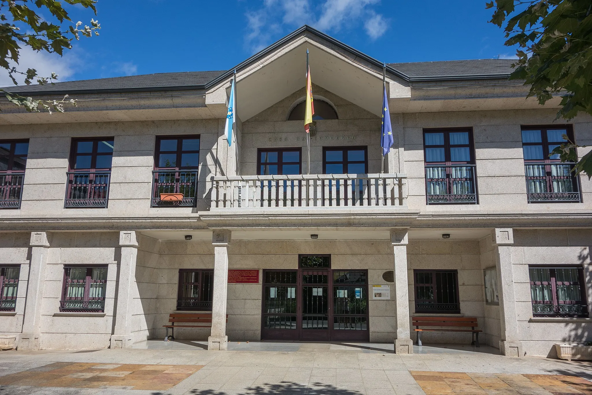 Photo showing: Casa do concello de Vilamartín de Valdeorras, provincia de Ourense.