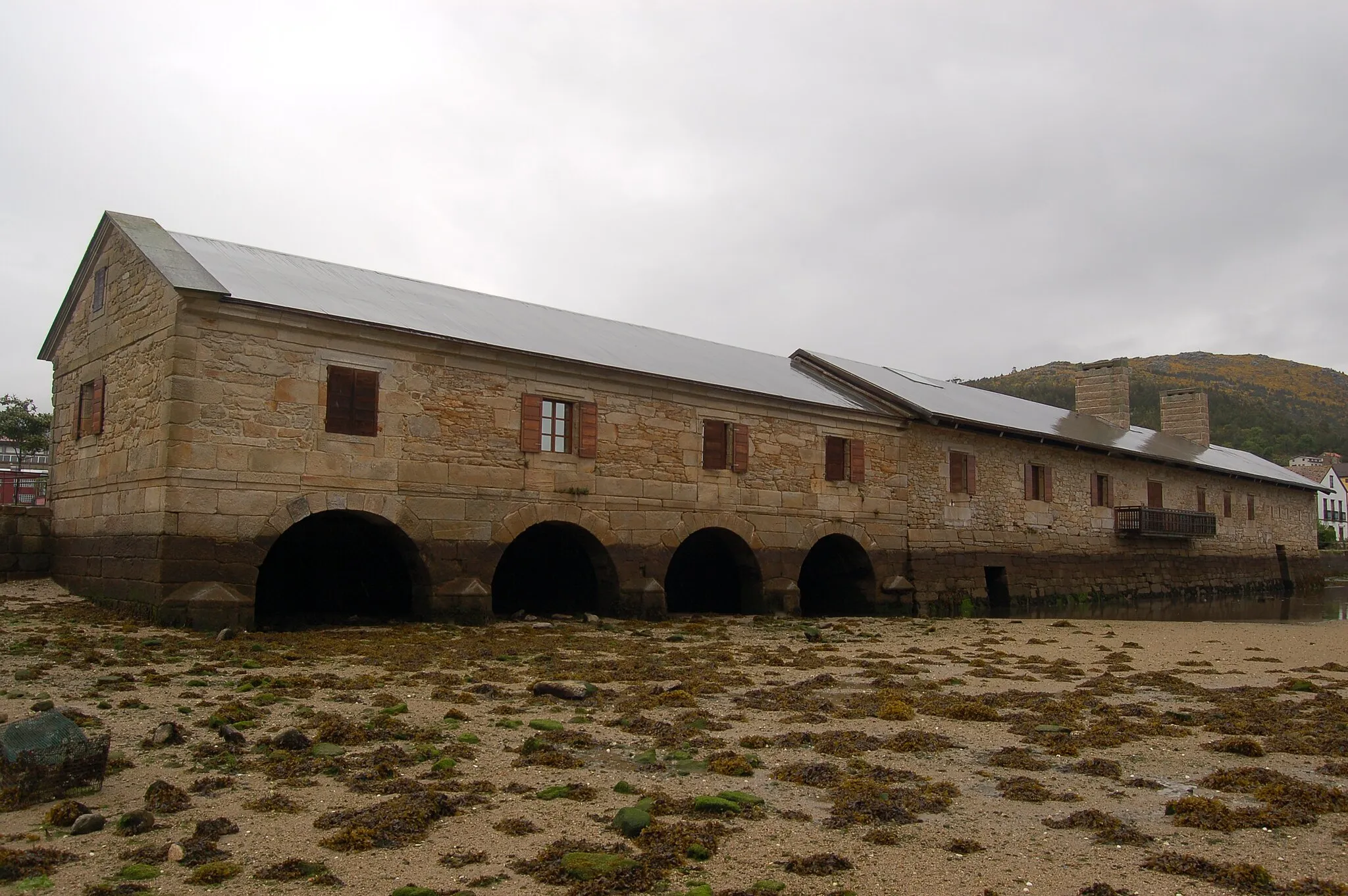 Photo showing: Muíño de mareas de Pozo de Cachón, moulin à marée à Muros (Galice - Espagne), restauré en Centre d'interprétation (musée etnographique).