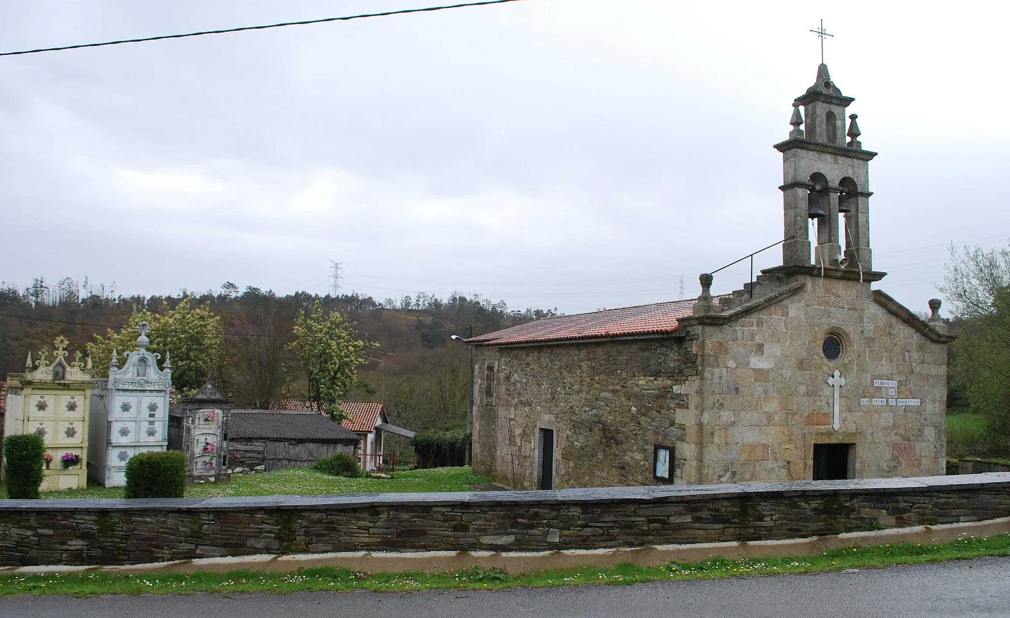 Photo showing: Vista da igrexa de Borrifáns en Cesuras A Coruña Galiza