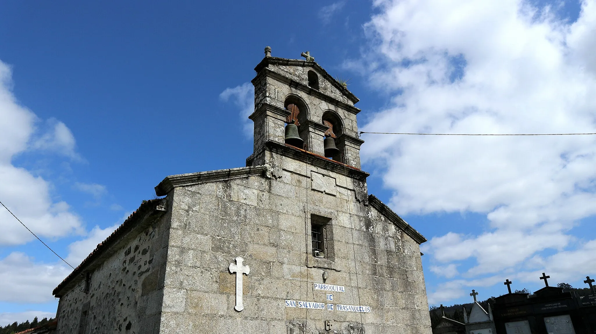 Photo showing: Igrexa de San Salvador de Trasanquelos. Trasanquelos, Oza-Cesuras.