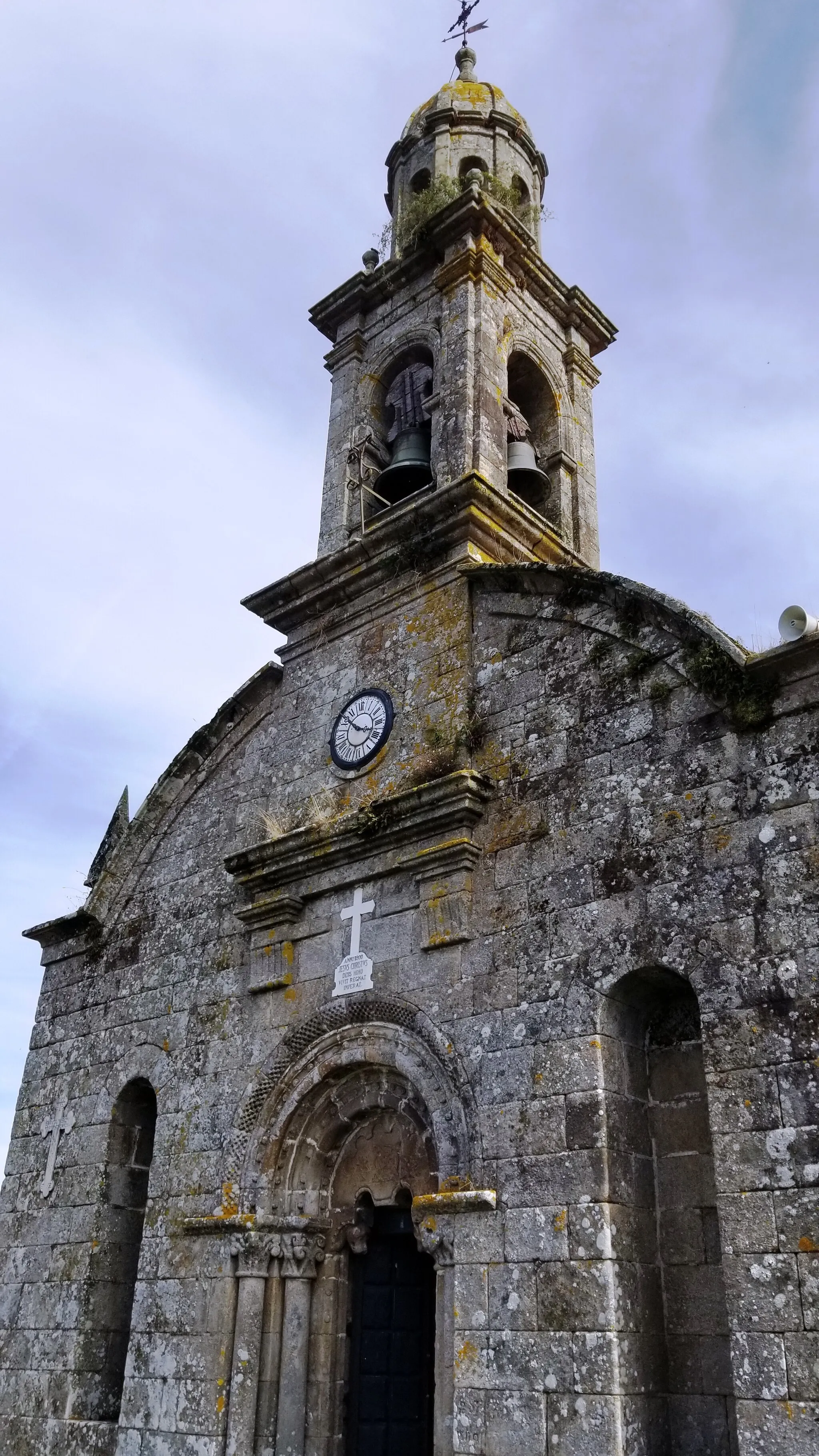 Photo showing: Facade of Church of San Salvador in Escuadro