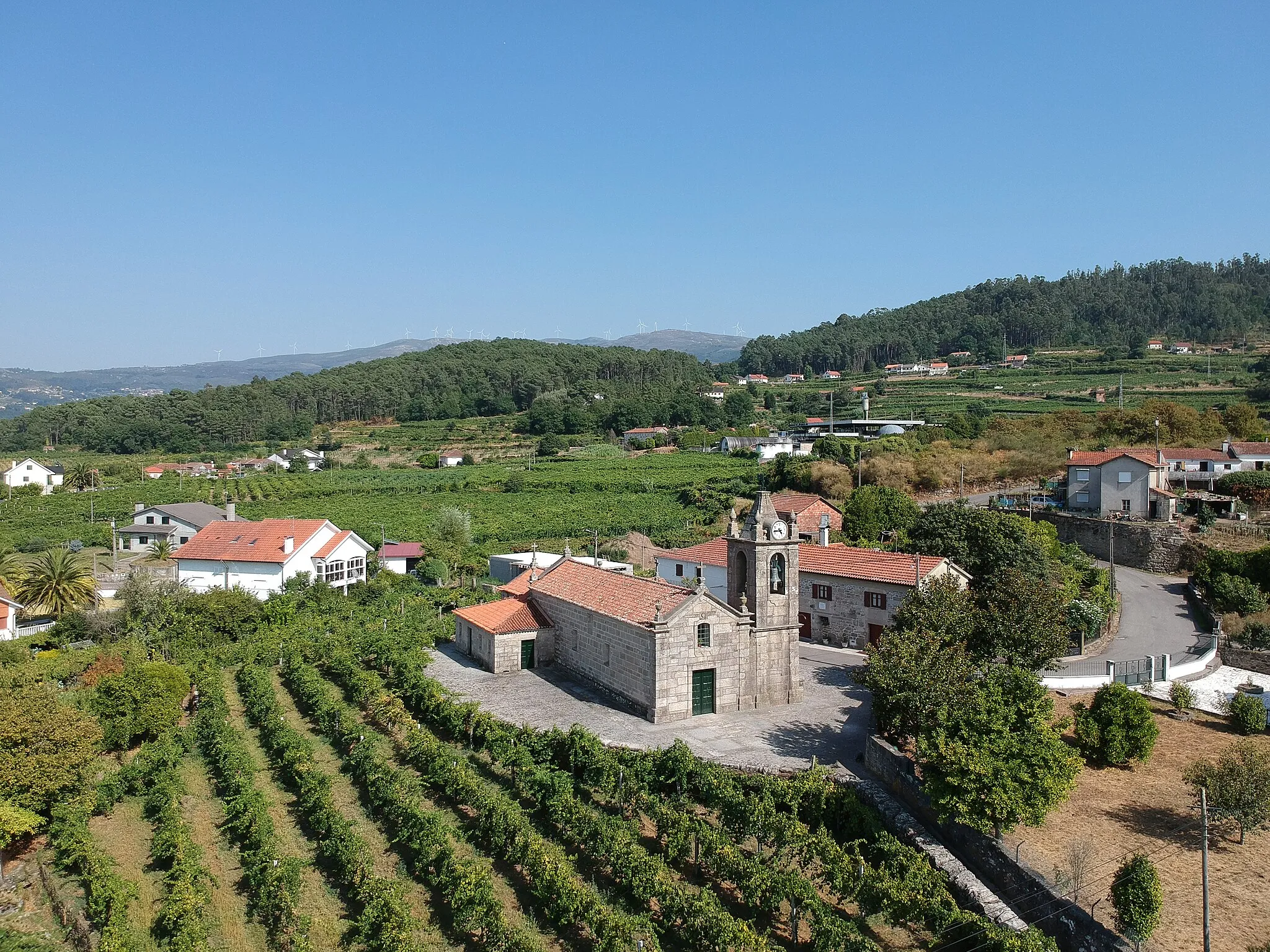Photo showing: Aerial photograph of church of Alvaredo, Melgaço, Portugal.