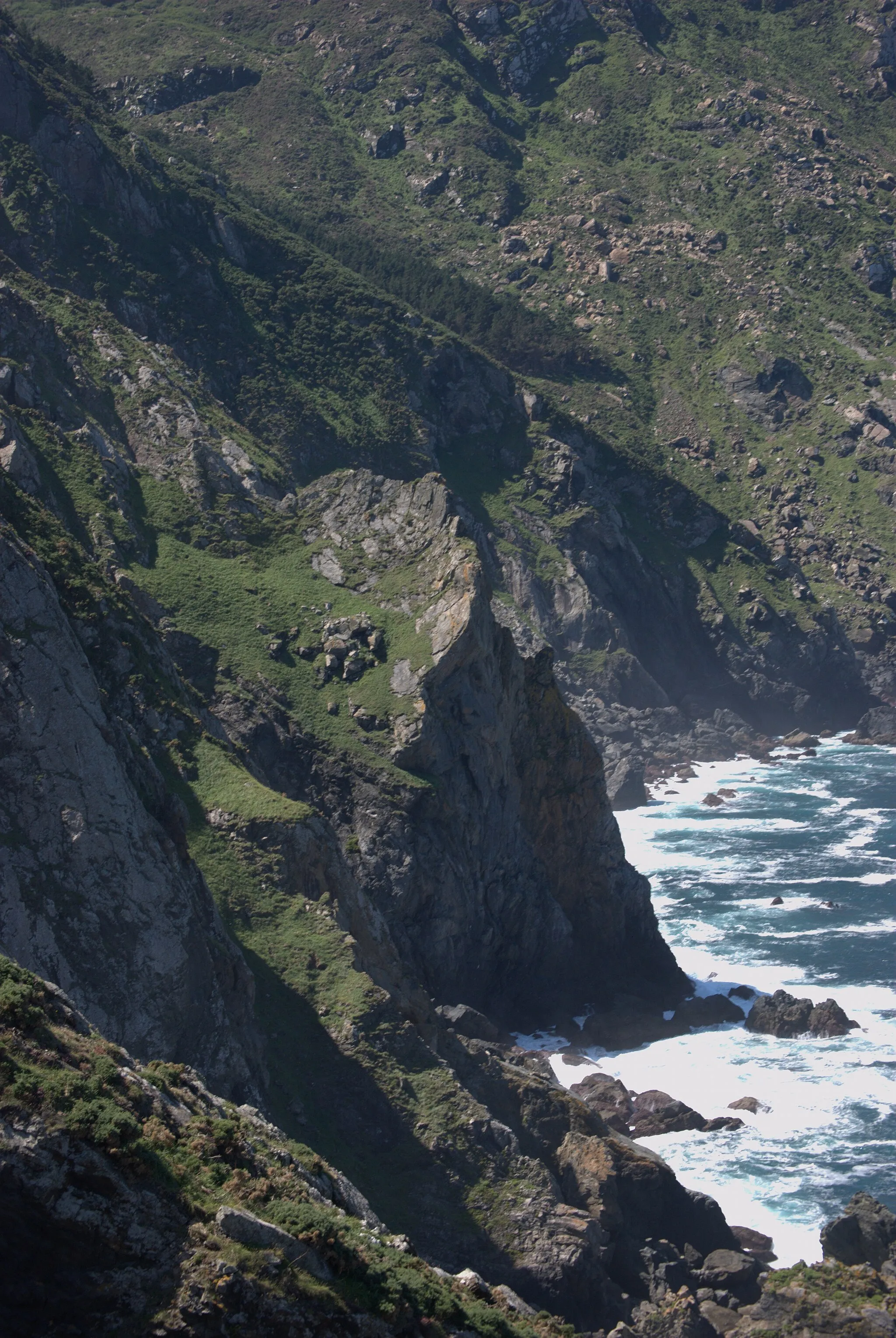 Photo showing: A Cova no lugar da Vacariza, Cariño, Cariño, Galiza