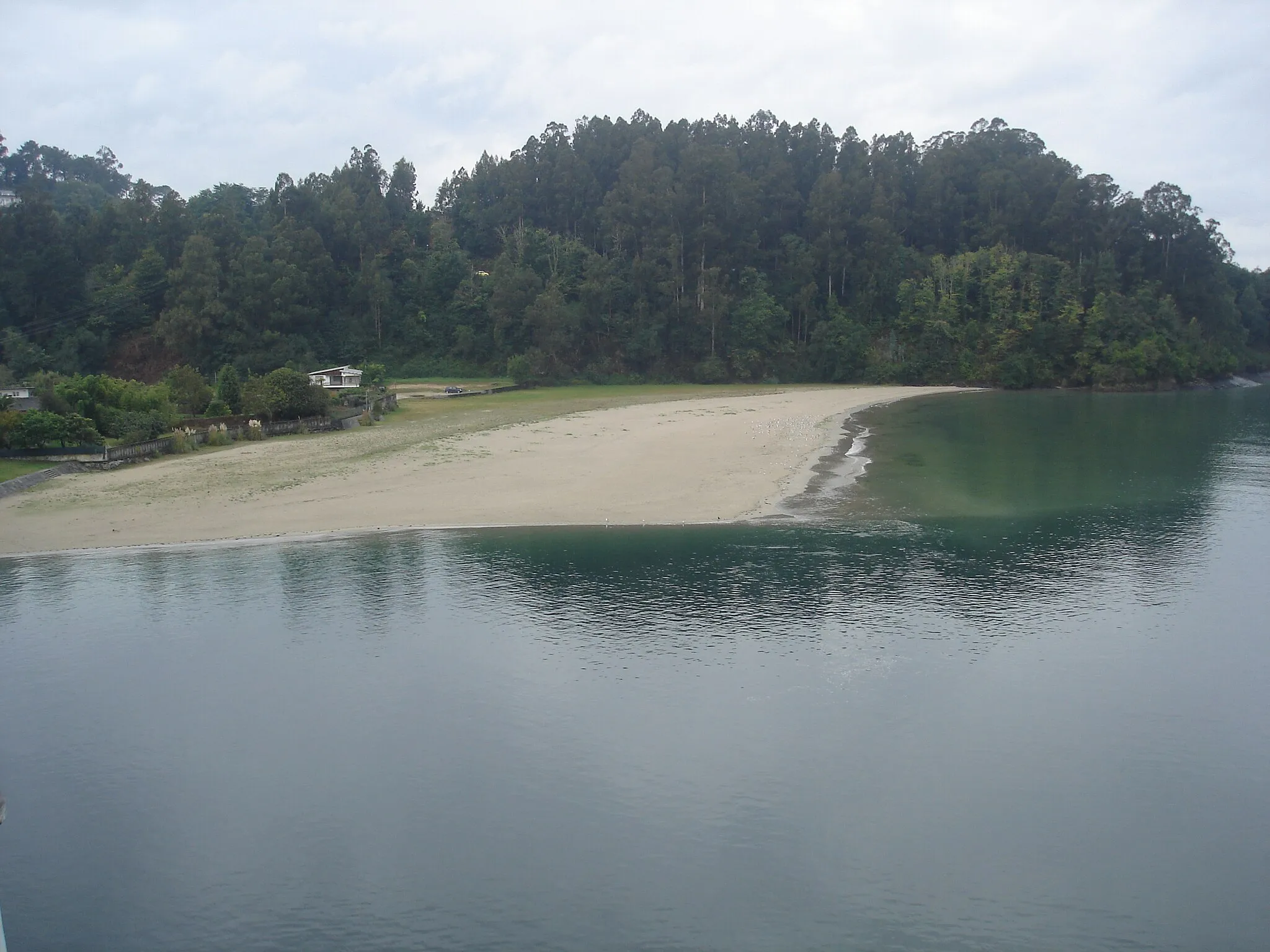 Photo showing: Praia do Pedrido, no lugar da Pasaxe do Pedrido, parroquia de Moruxo, no concello de Bergondo.