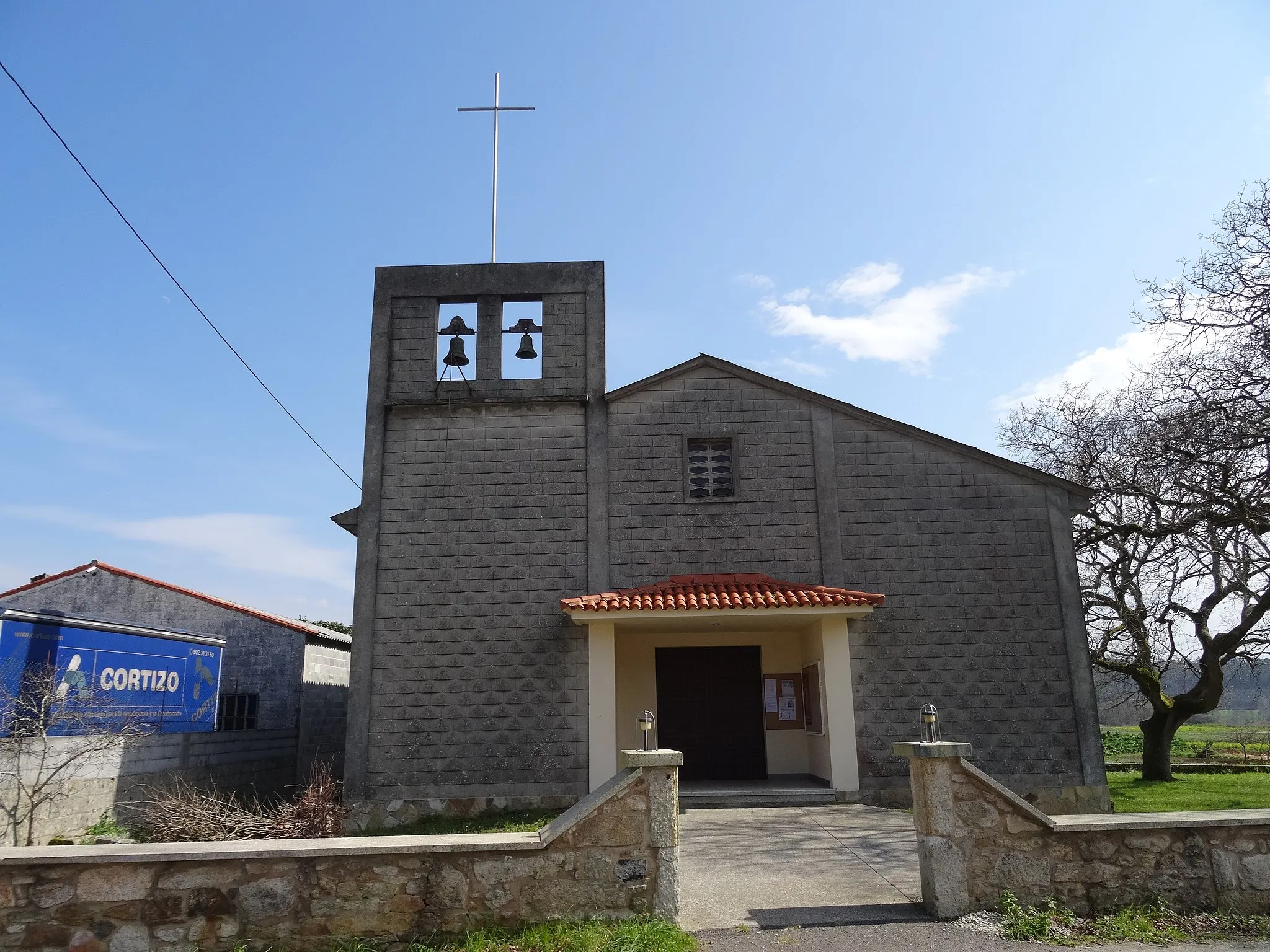 Photo showing: Igrexa de San Martiño de Cances, Carballo.