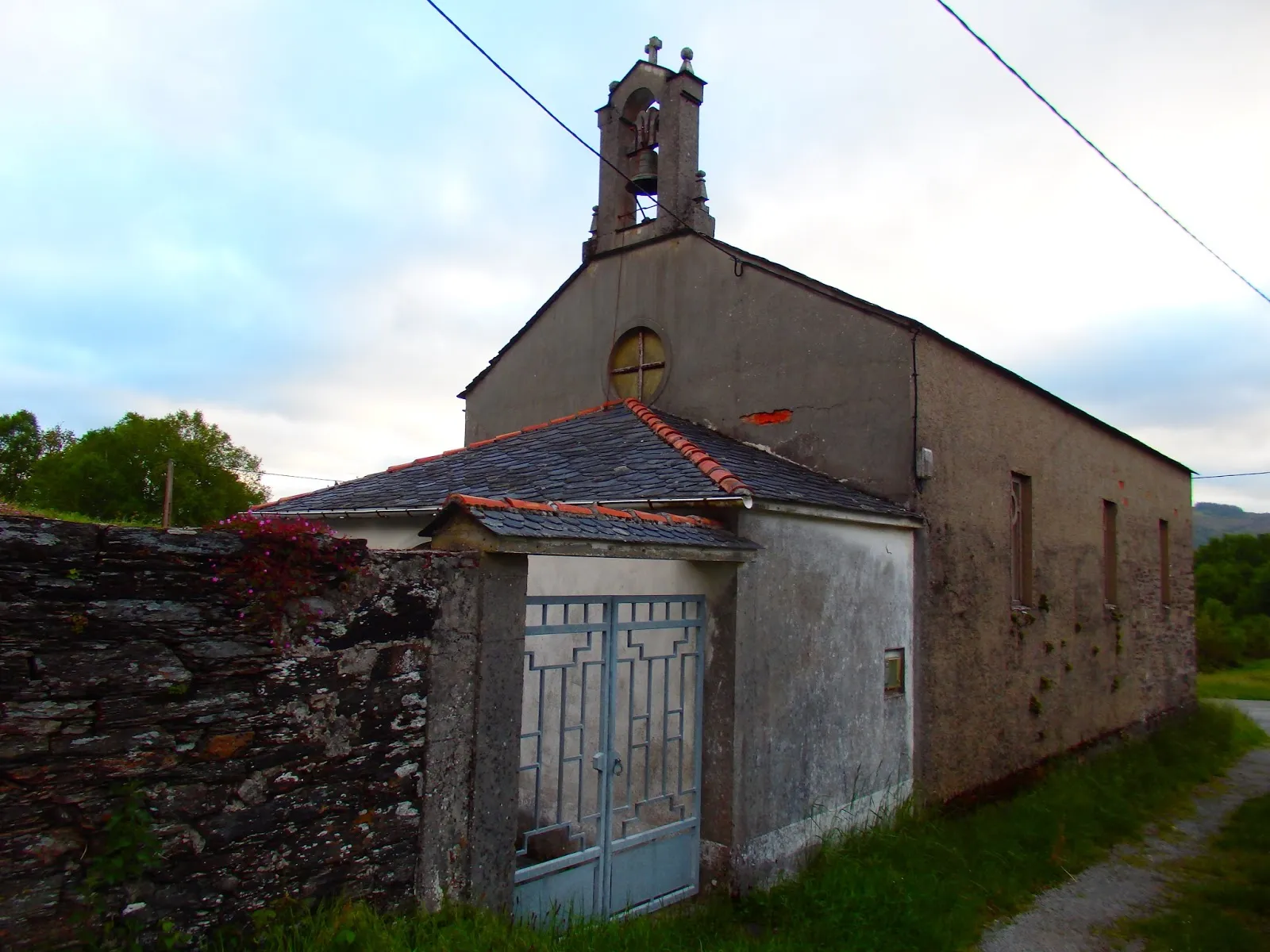 Photo showing: Igrexa de San Lourenzo da Degolada, Baleira.