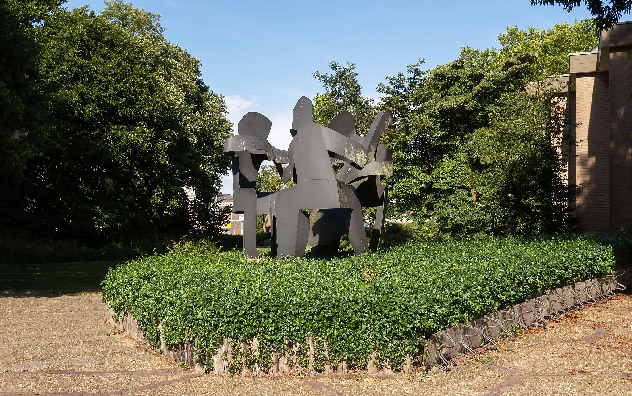 Photo showing: Winterswijk, sculpture: the Strijktrio (String Trio) designed by Jan Bons