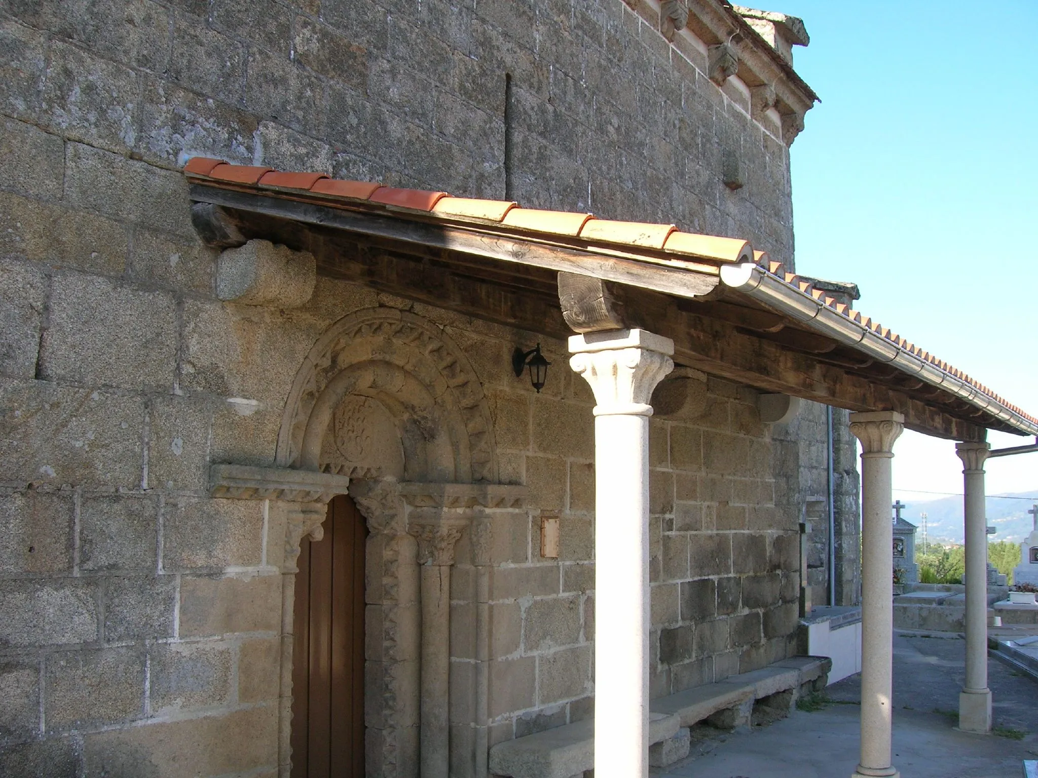Photo showing: Iglesia de Santiago de Gustei
