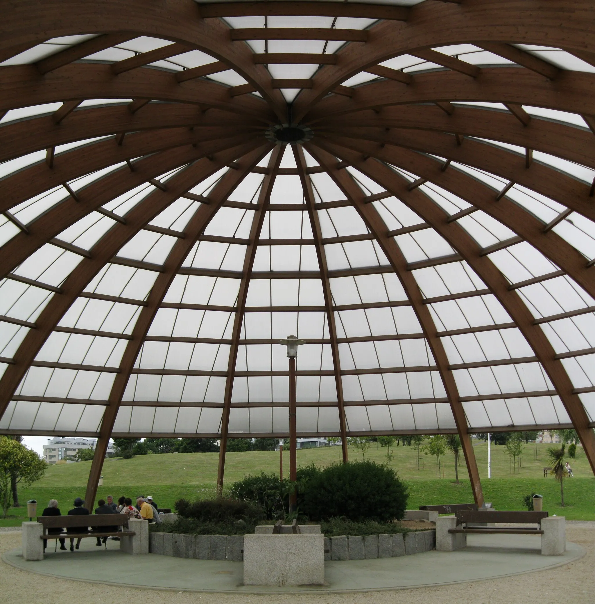 Photo showing: Dome in the park of the neighborhood of Eiris, A Coruña, Galicia, Spain.