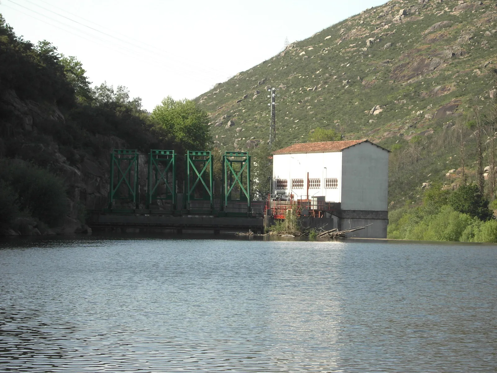 Photo showing: A Ponteabar, Xavestre, Trazo. Présa do Tambre