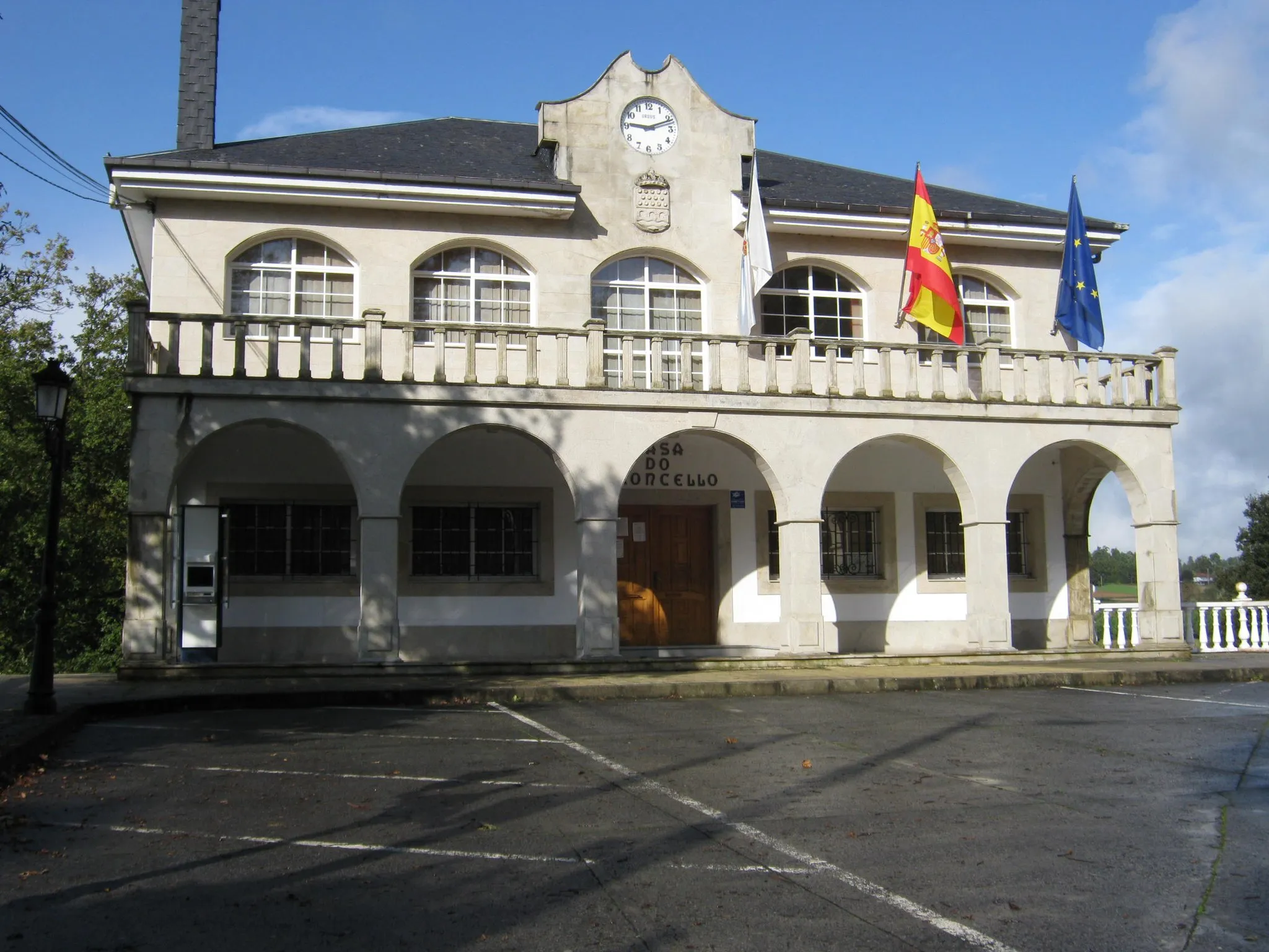 Photo showing: Imaxe da fachada da casa do concello de Santiso, A Coruña