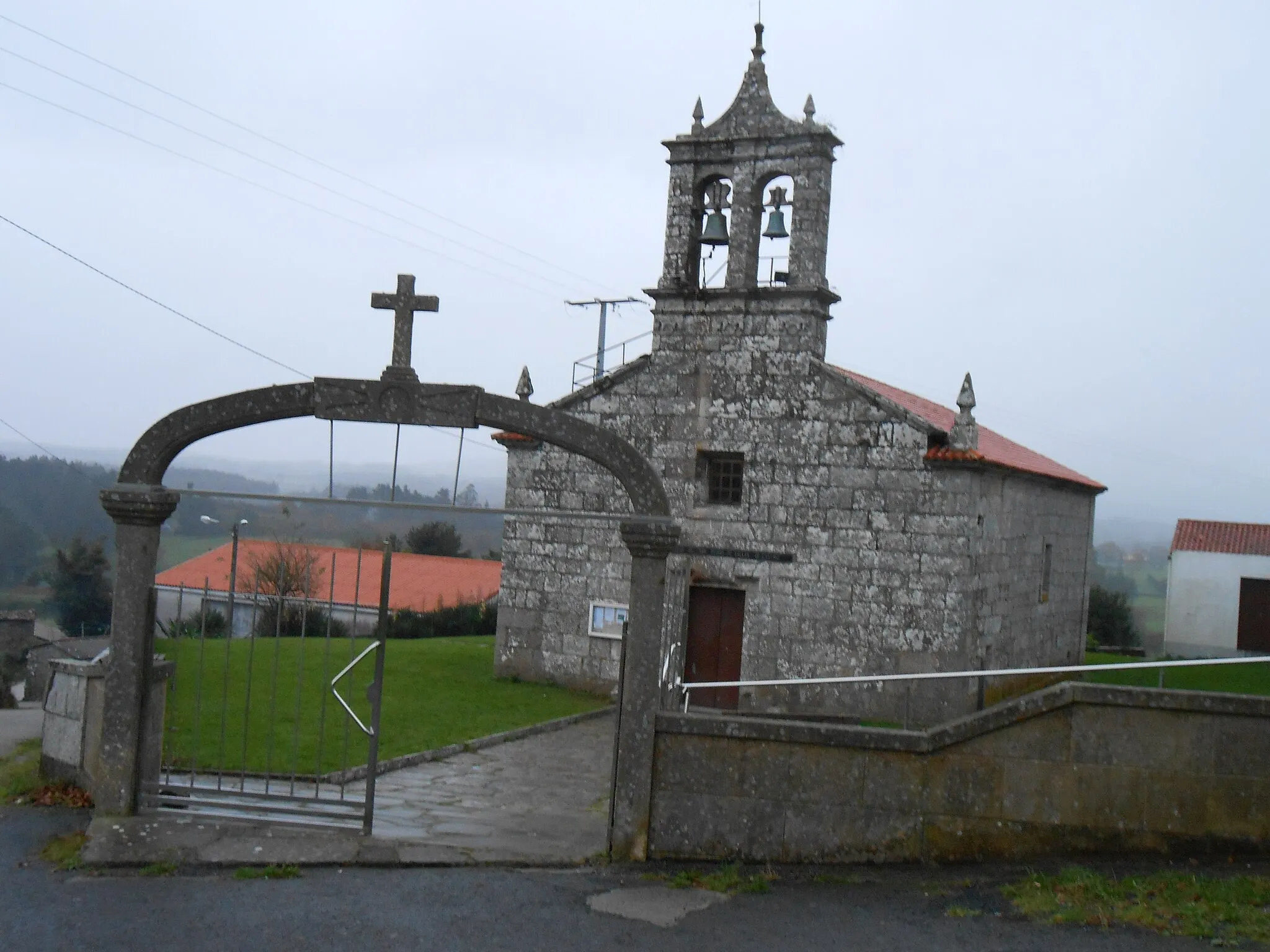 Photo showing: Igrexa parroquial de Xallas de Castriz no concello coruñés de Santa Comba