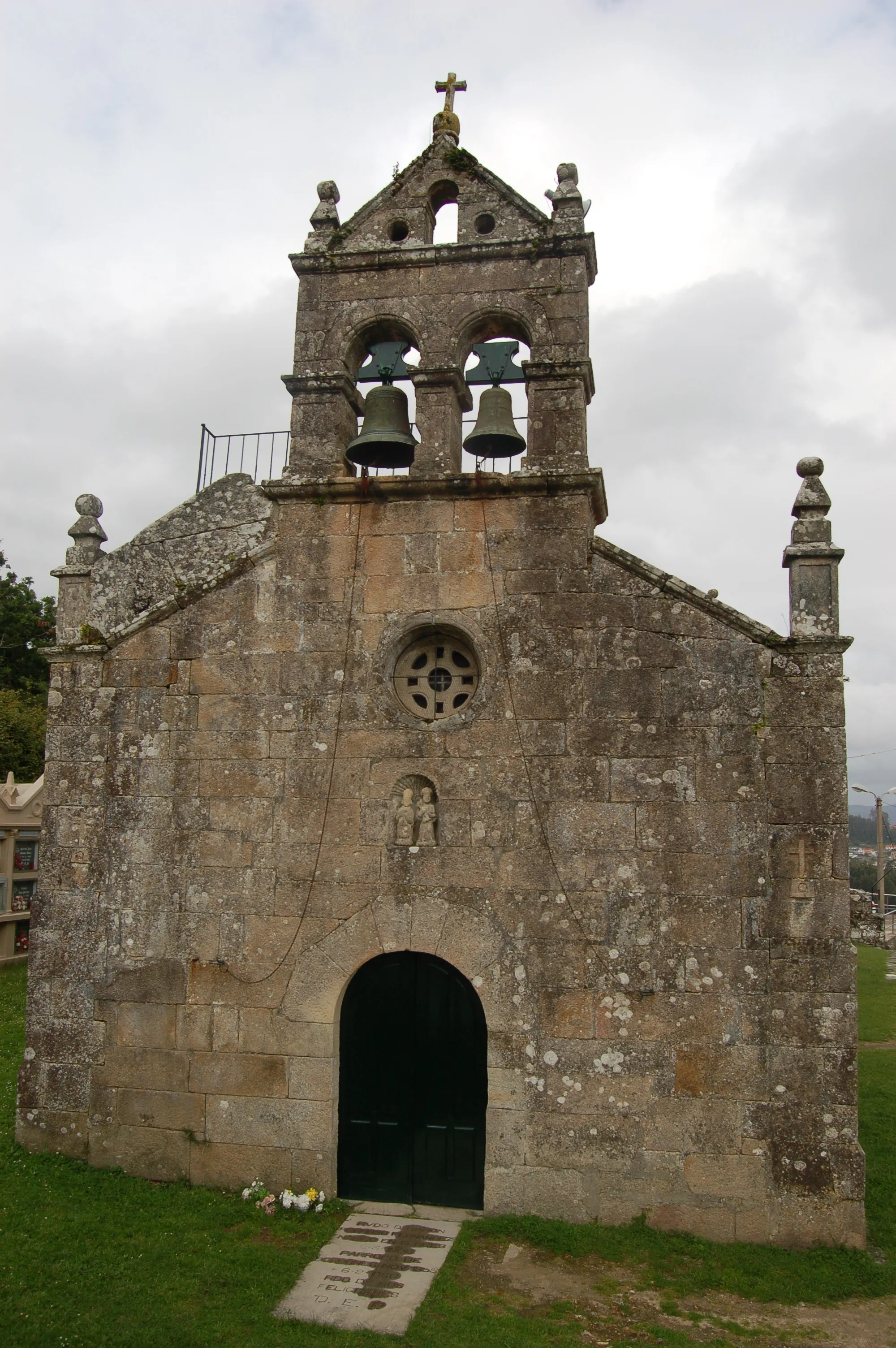 Photo showing: Igrexa parroquial de San Pedro de Bordóns (Sanxenxo)