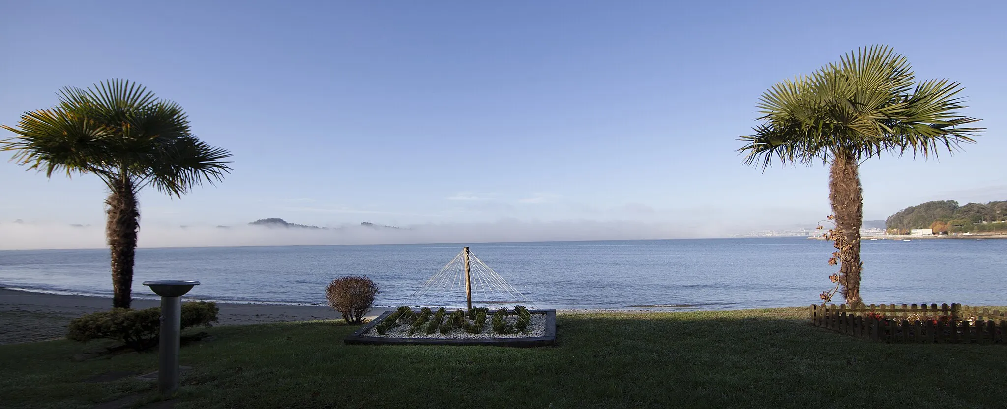 Photo showing: Es la playa A Ribeira de Miño