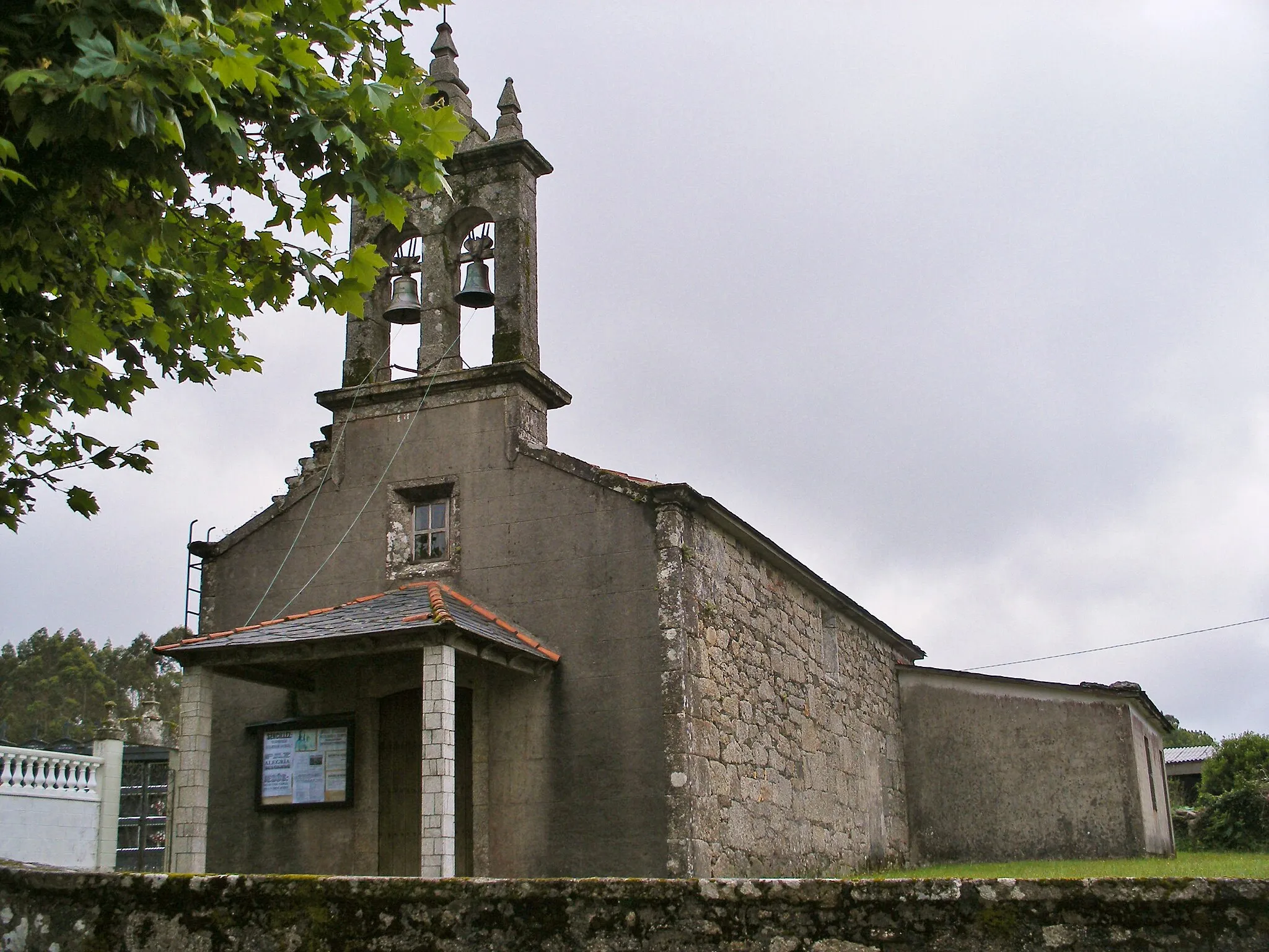 Photo showing: Igrexa parroquial de San Boulo de Caaveiro no concello coruñés da Capela.