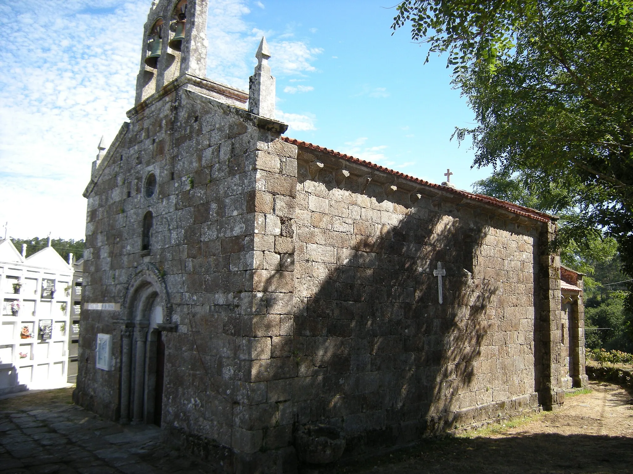 Photo showing: Construida en el siglo XII, tiene planta de nave única y ábside rectangular.
