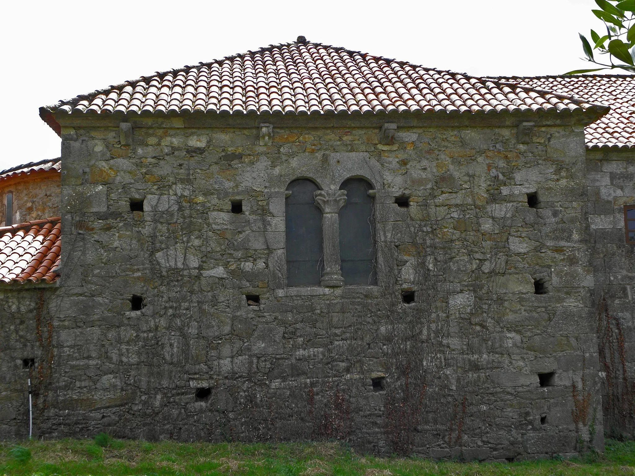 Photo showing: Igrexa de San Xoán de Xornes, Ponteceso
www.flickr.com/groups/enotrolugardeflickr/

www.turgalicia.es/sit/ficha_datos.asp?crec=6293&ctre=...