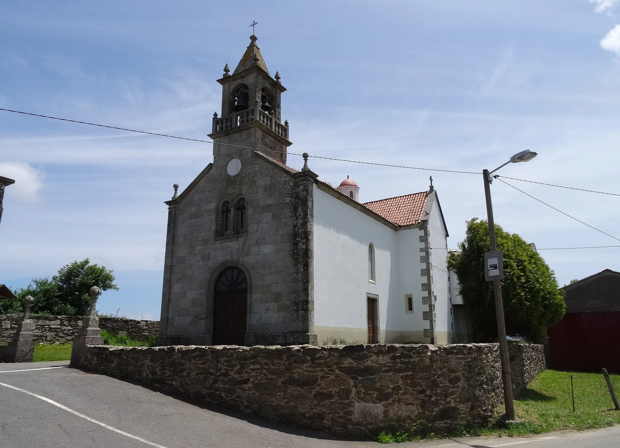 Photo showing: Igrexa de San Salvador de Pazos, Ponteceso.
