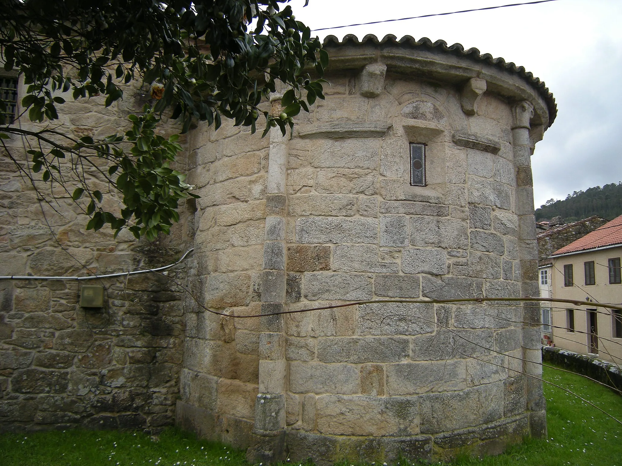 Photo showing: Ábsida da igrexa de Santa María Madalena da Ponte Ulla, Vedra