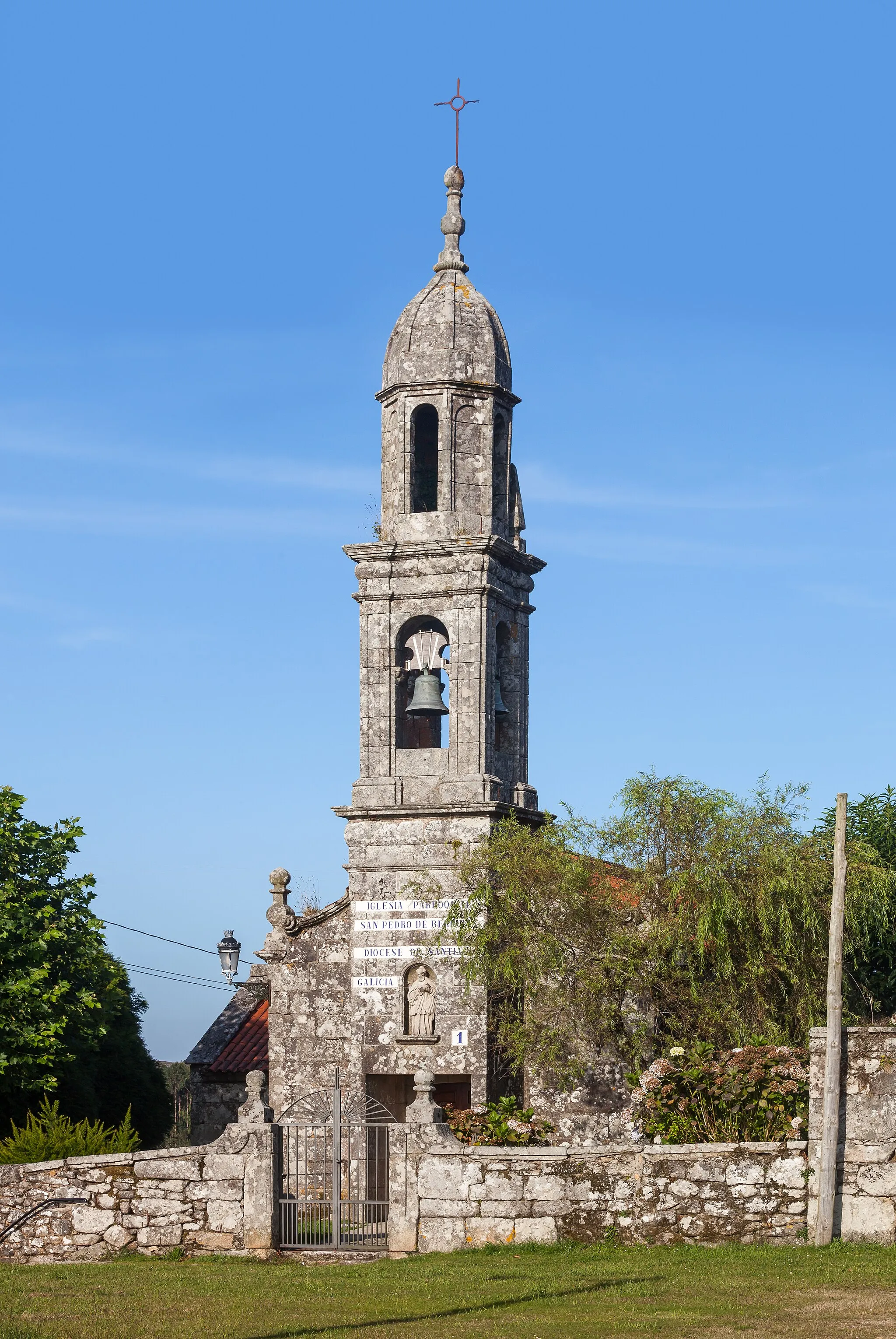 Photo showing: Church of Saint Peter, church of Saint Peter of Berdoias, Galicia (Spain)