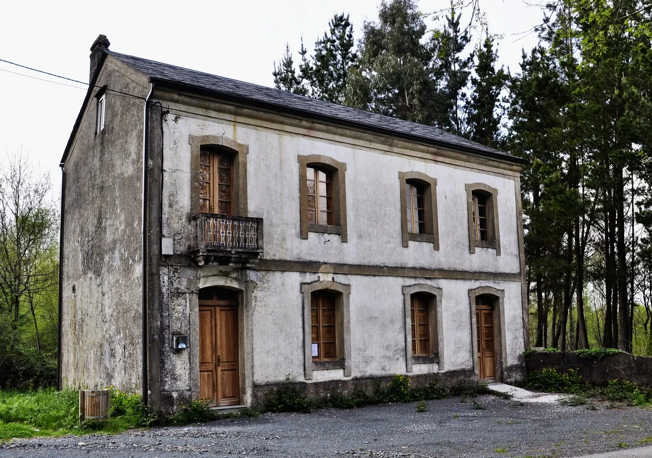 Photo showing: Casavella´s School in Cazás