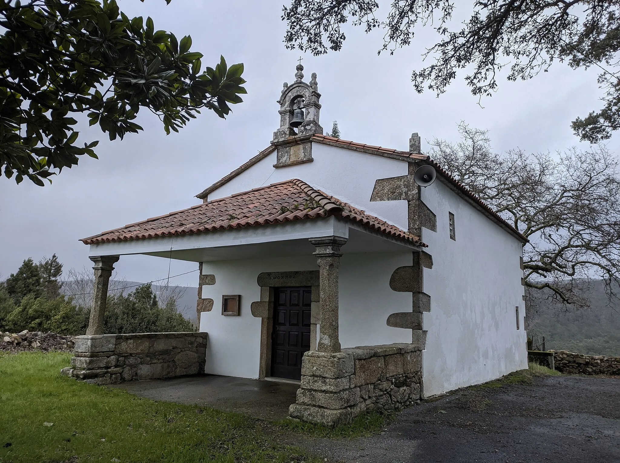 Photo showing: Capela de San Cristovo na aldea de Ces (Lousame)