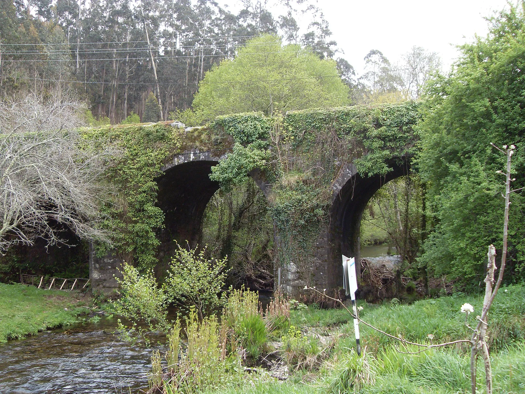 Photo showing: Ponte Noval en Mera de Arriba, no concello de Ortigueira.