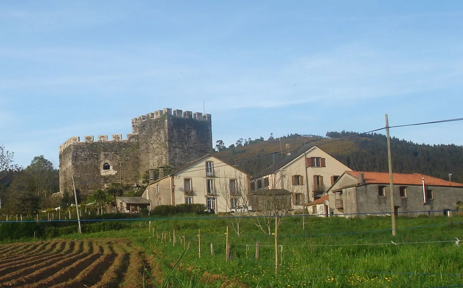 Photo showing: Castelo de Arriba, lugar da parroquia de San Xurxo de Moeche no concello de Moeche