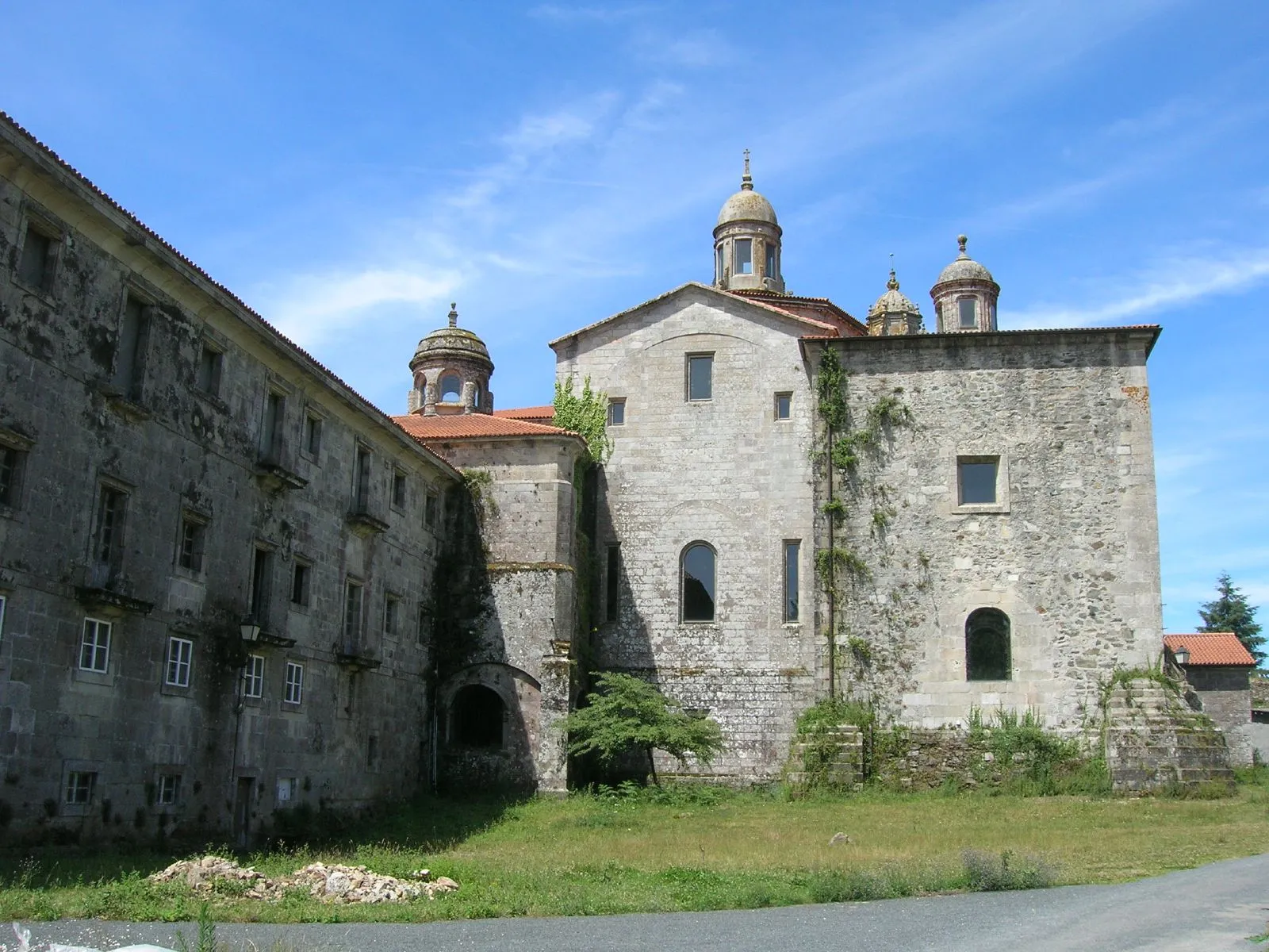 Photo showing: Testeiro da igrexa  do Mosteiro de Santa María de Sobrado dos Monxes - Sobrado