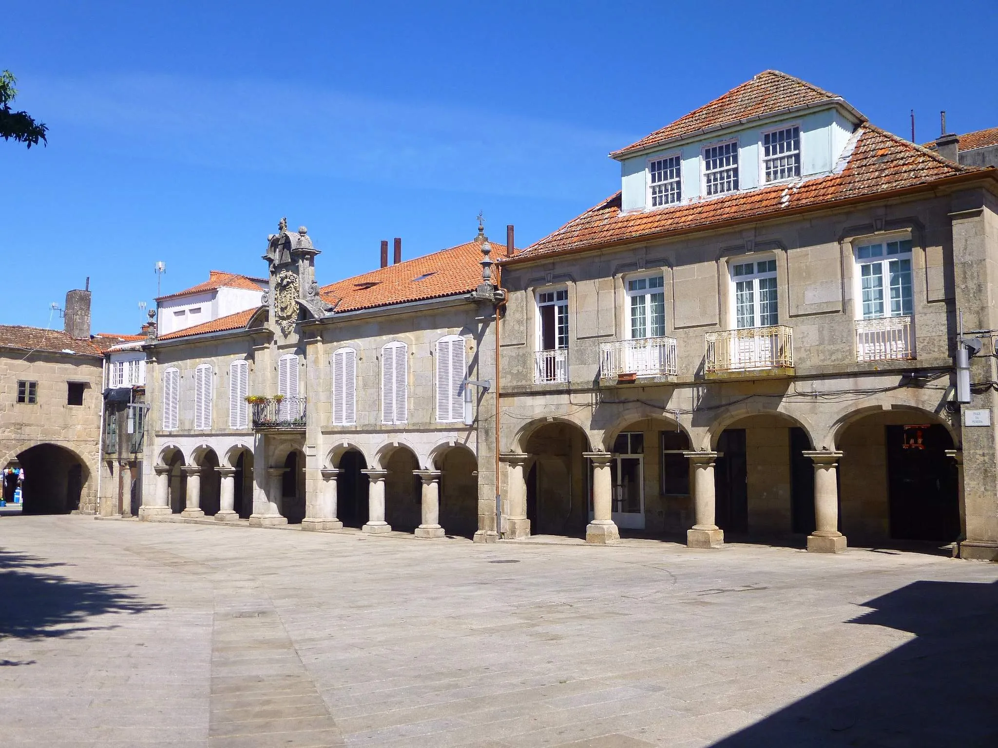 Photo showing: Pontevedra - Praza da Pedreira y Pazo de Mugartegui