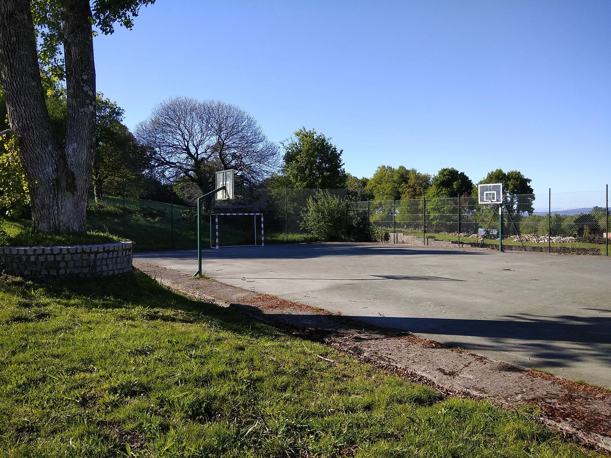 Photo showing: Campo deportivo das Cruces (Sobrado, Galiza).