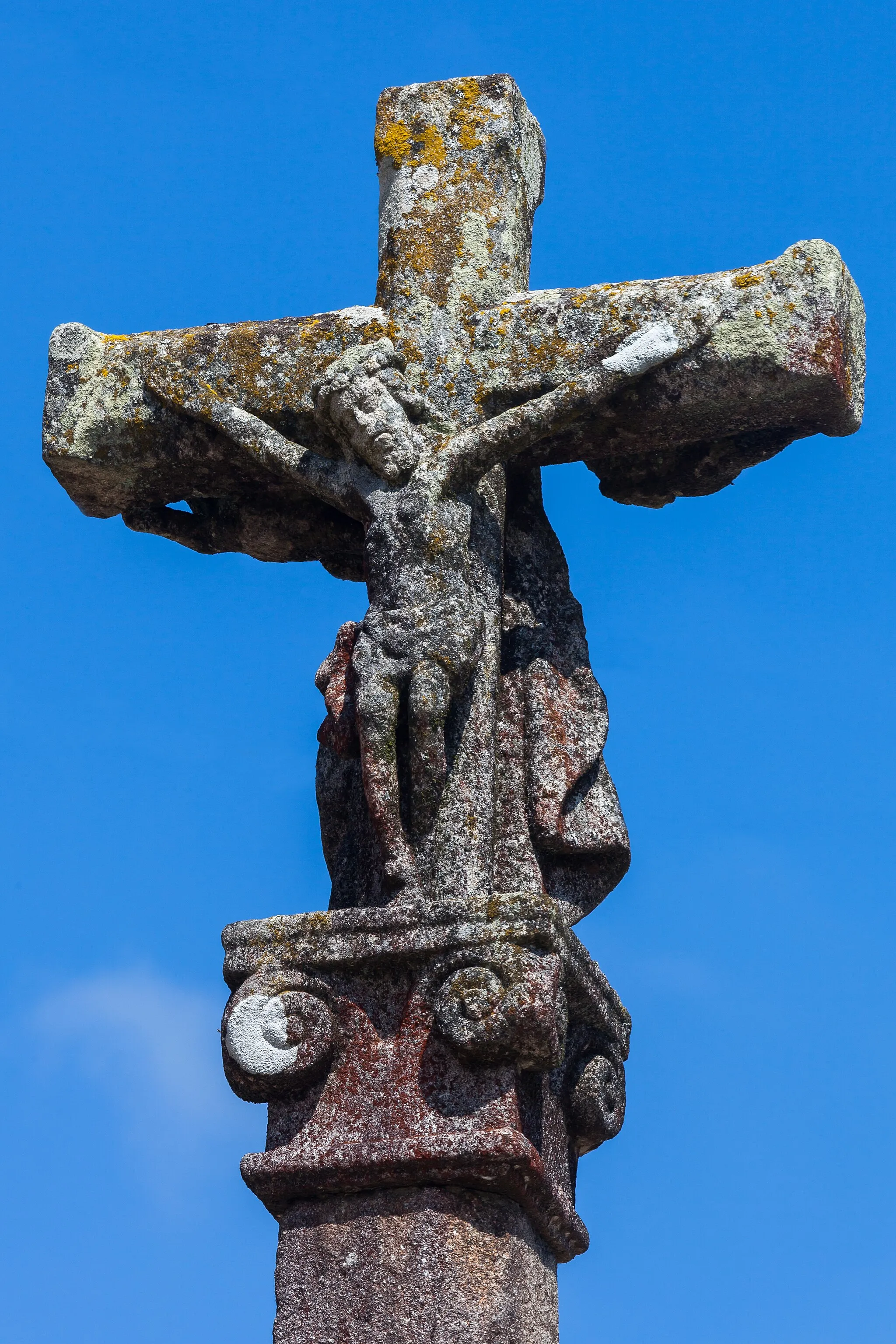 Photo showing: Wayside cross in Fontecada, Santa Comba, Galicia (Spain).