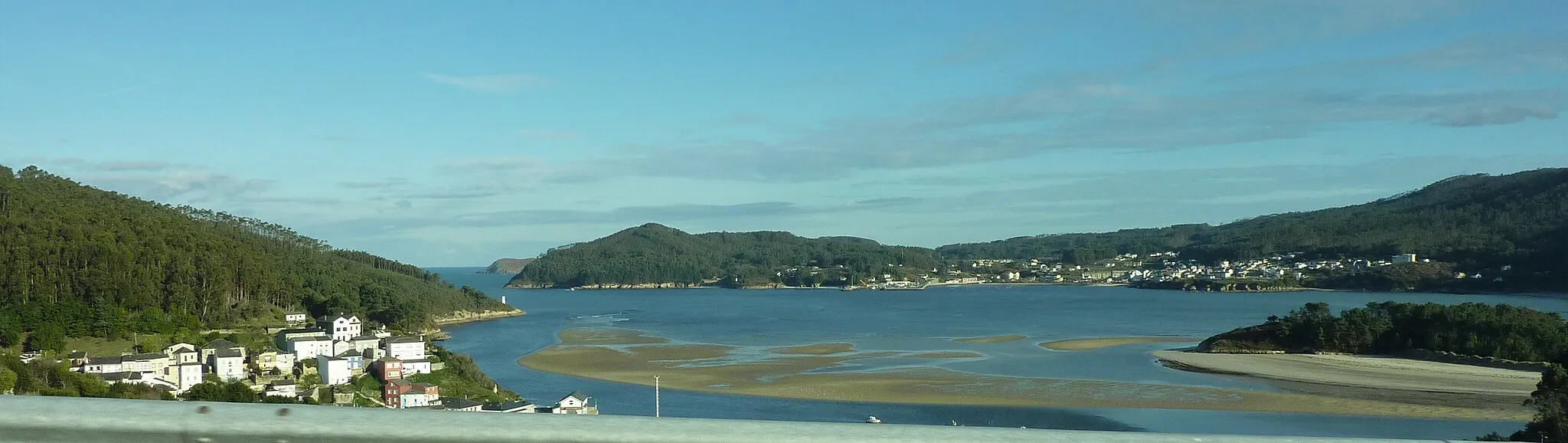 Photo showing: Ría del Barquero (engl. Ria of Barqueiro) and river Sor of Mañón, Galicia, Spain.