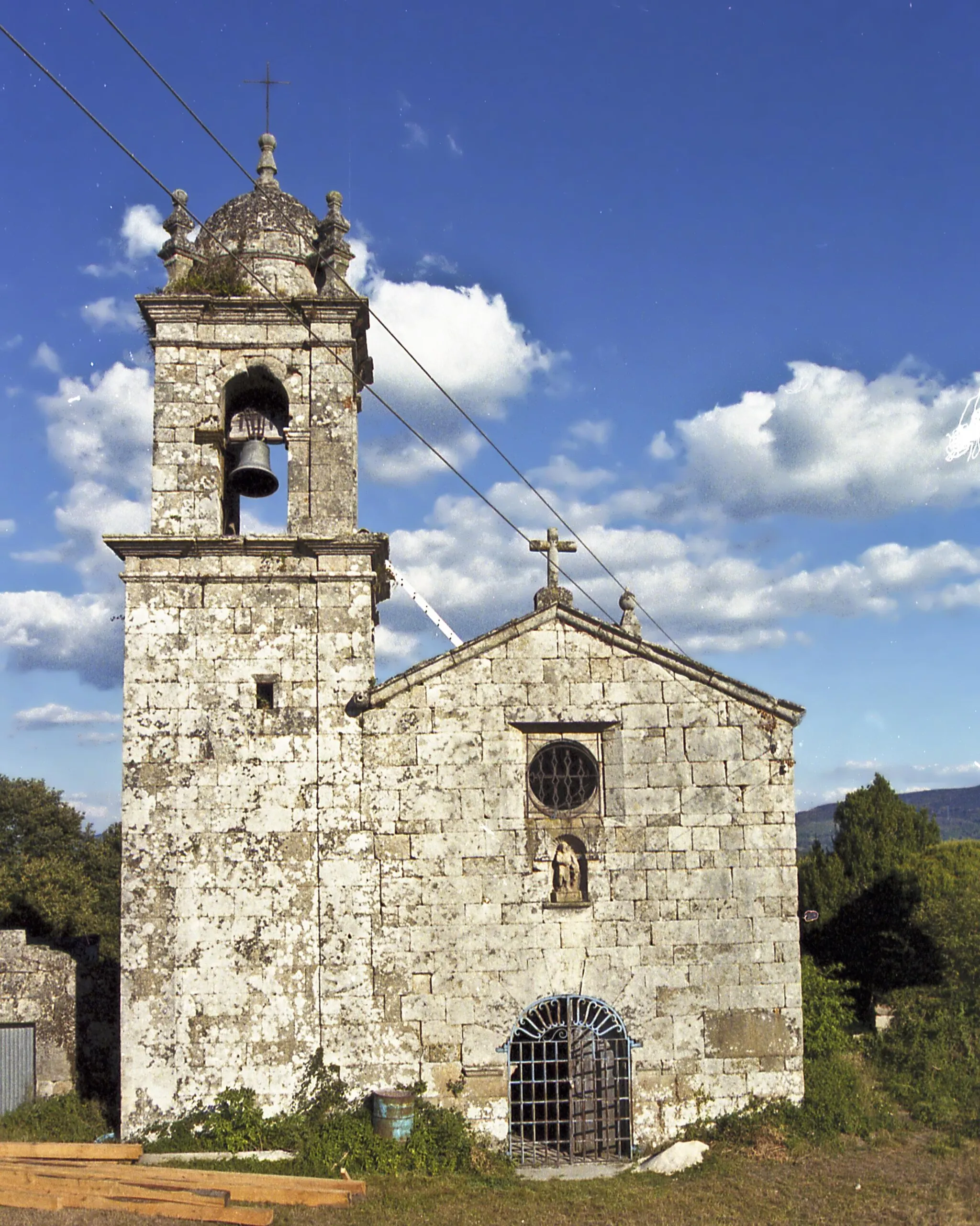 Photo showing: Iglesia Romanica San Juan de Camba, Galicia (5)