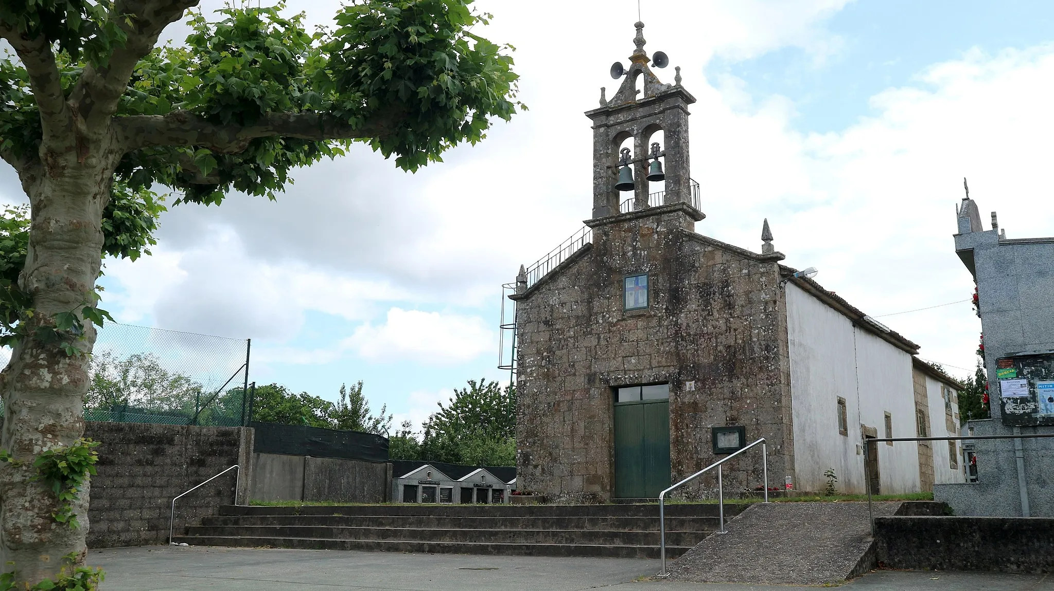 Photo showing: Igrexa de Santa Cruz de Montaos. Montaos, Ordes.