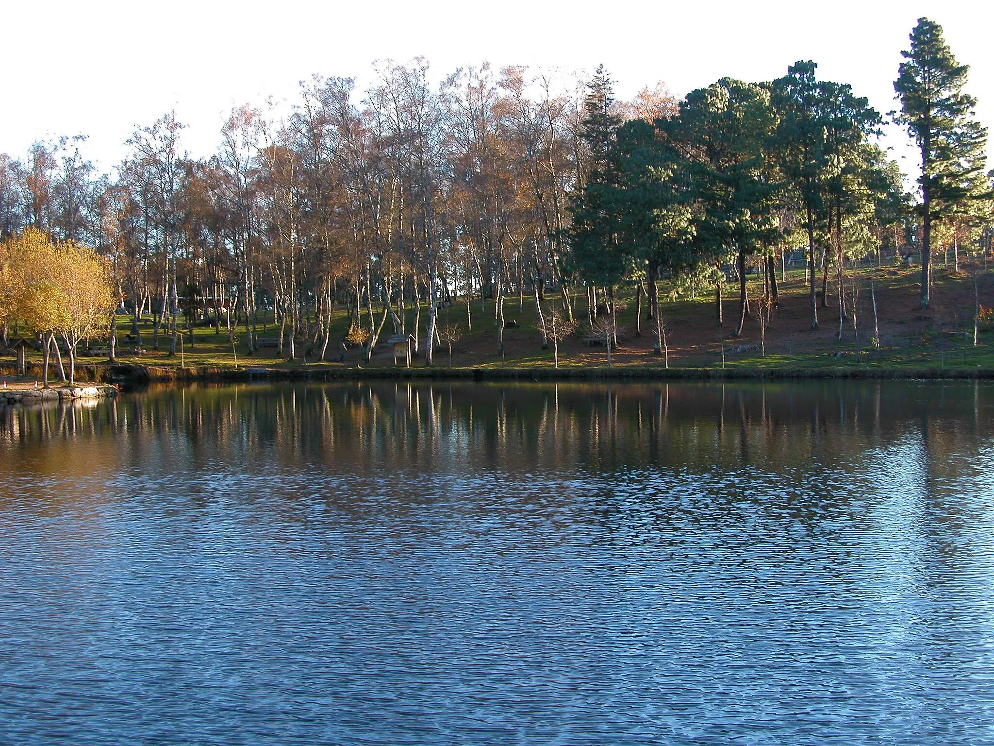 Photo showing: Lago de Castiñeiras, concello de Marín.