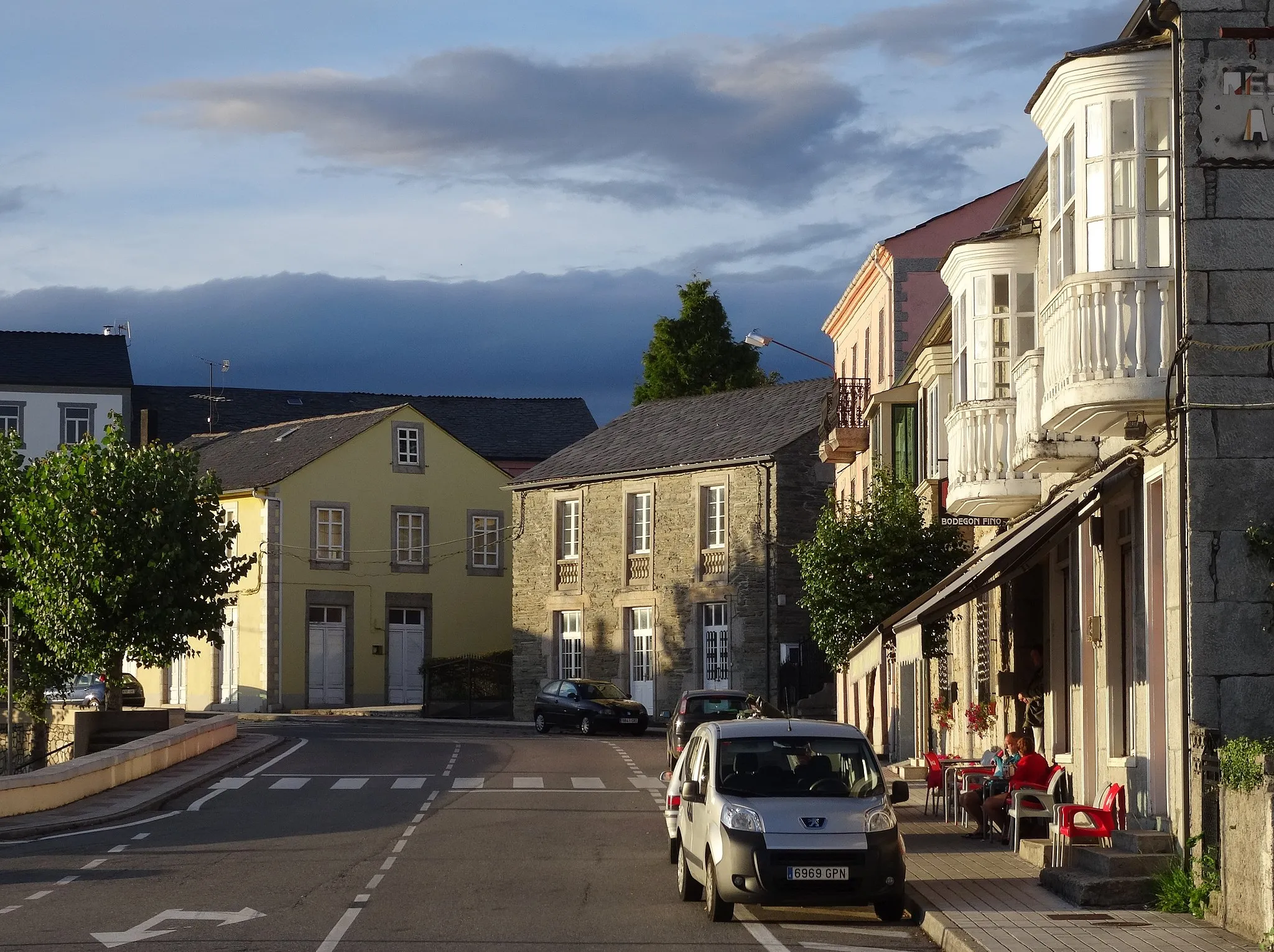 Photo showing: Avda. Dr. Escobar no Cádavo, concello de Baleira, Lugo.