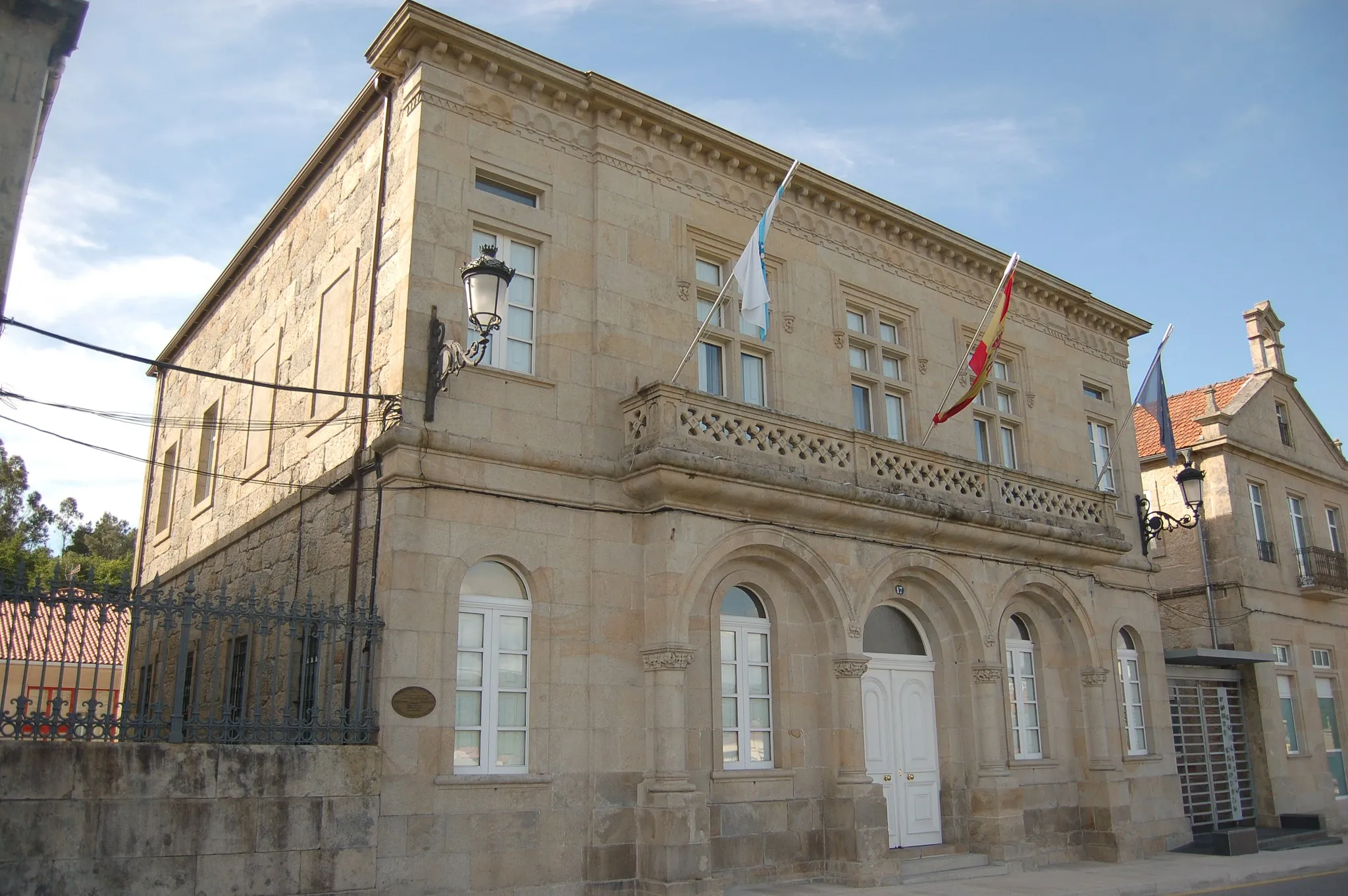 Photo showing: Casa consistorial de Ponte Caldelas