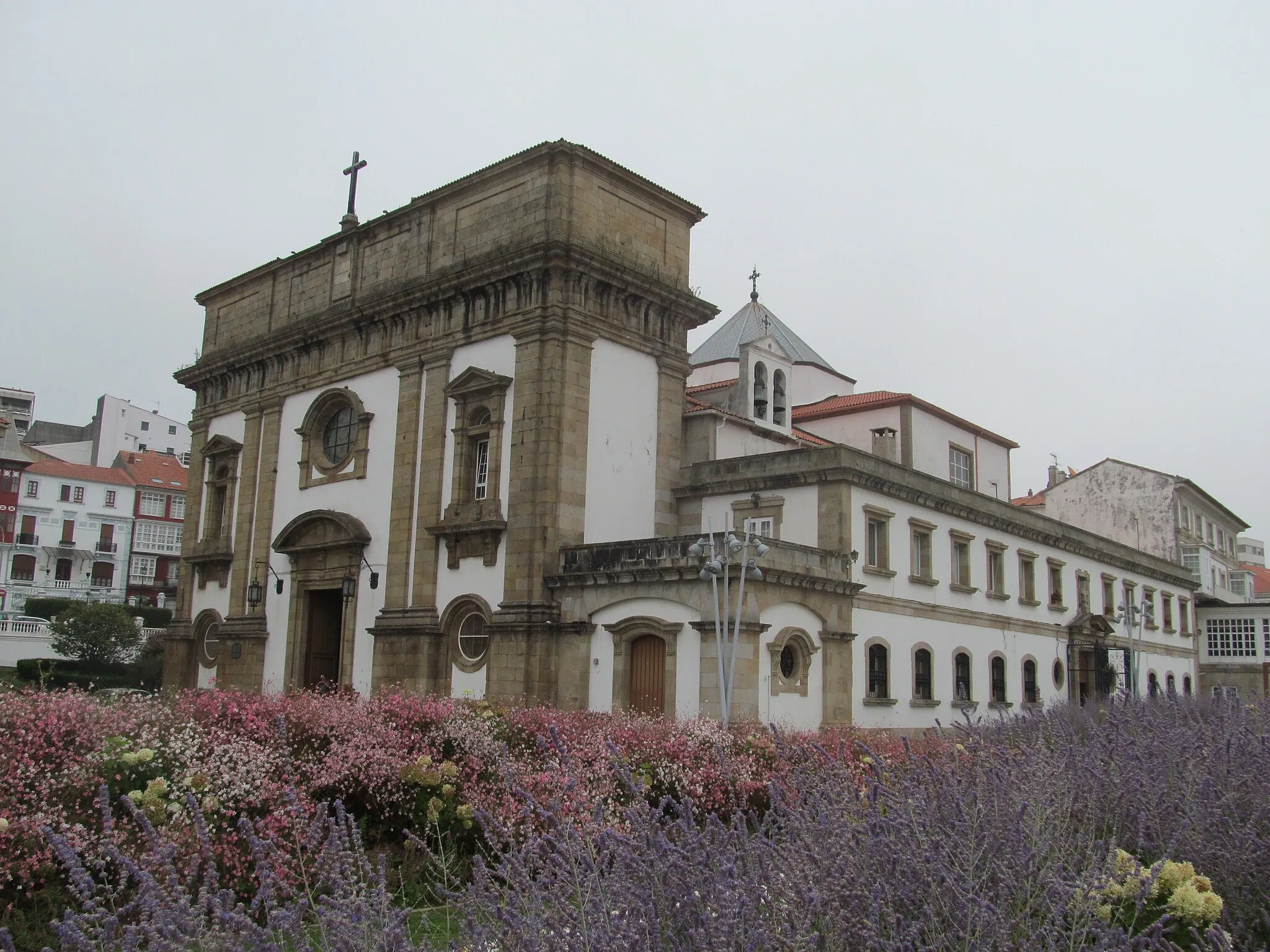 Photo showing: Ferrol - Iglesia Castrense de San Francisco, construida en  el siglo XVIII en estilo neoclásico, sobre los restos del antiguo convento franciscano del siglo XVI.