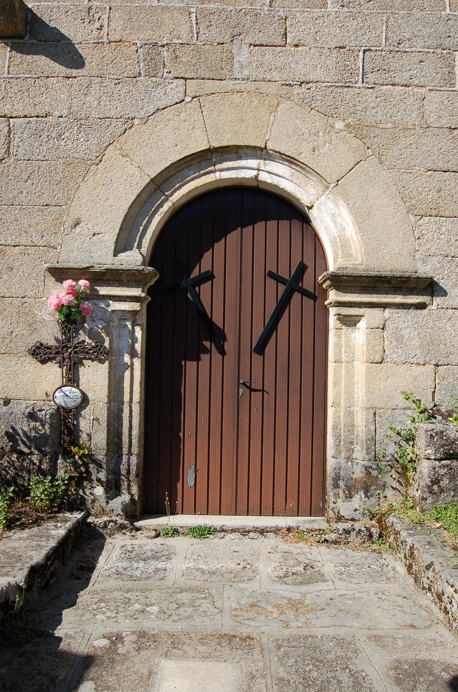 Photo showing: Porta sur da igrexa da Ponte, A Veiga
