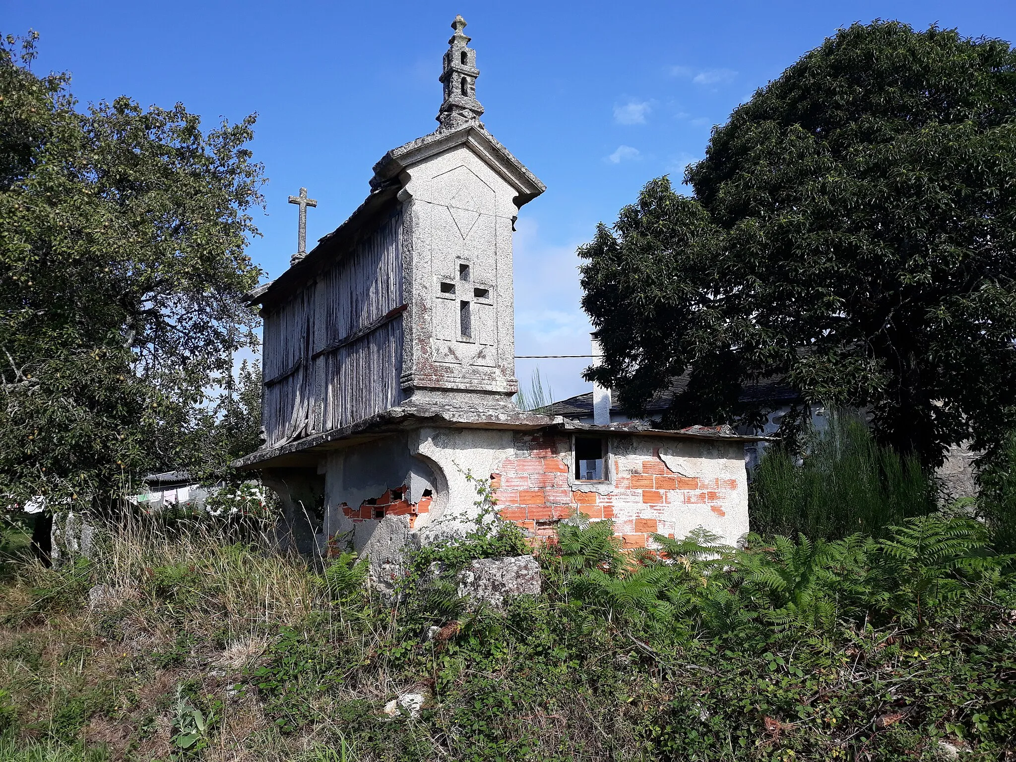 Photo showing: Primitive Way of Saint James in San Romao da Retorta, Guntín, Lugo province, Galicia, Spain.