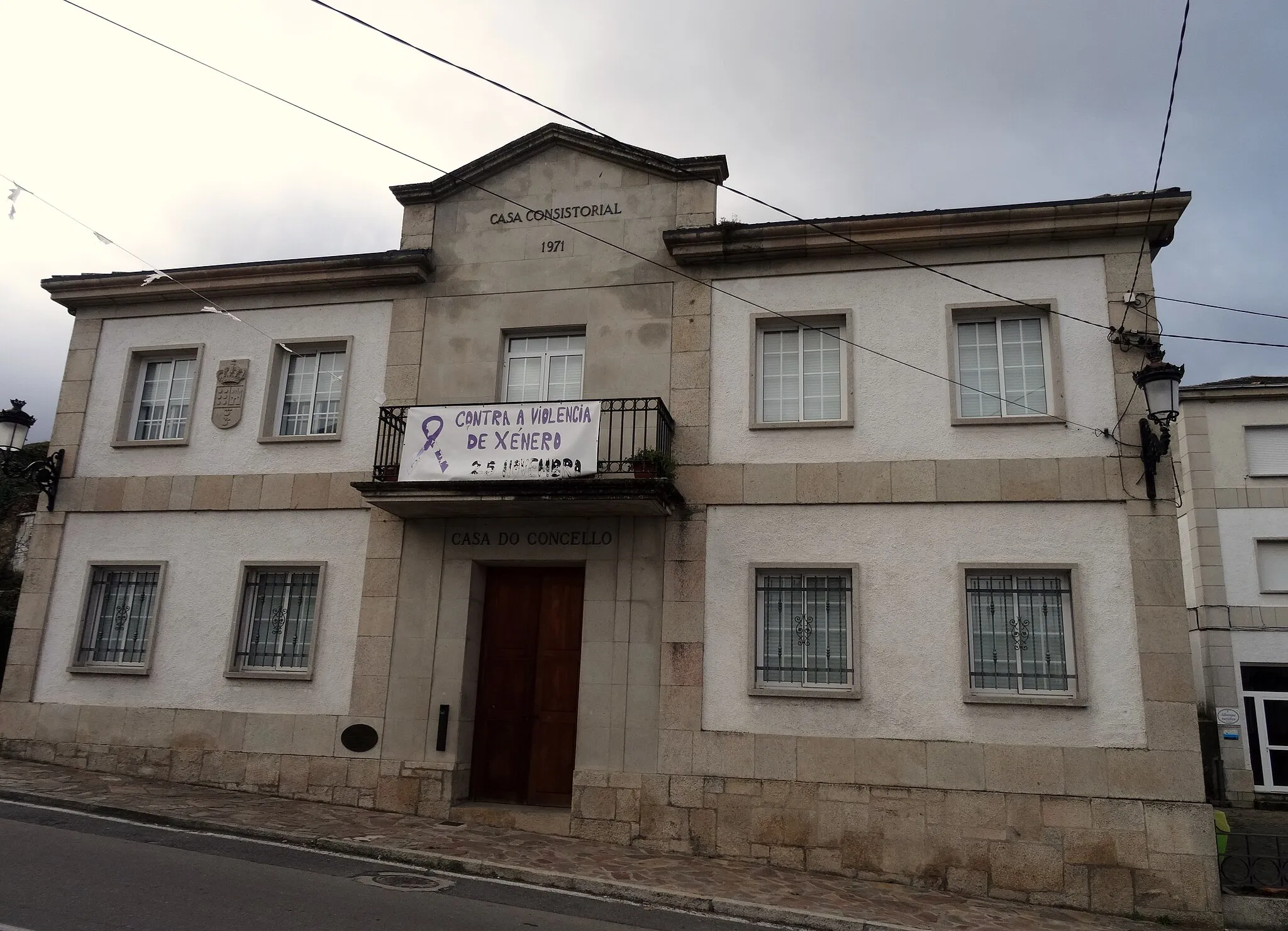 Photo showing: Casa do concello de Manzaneda.