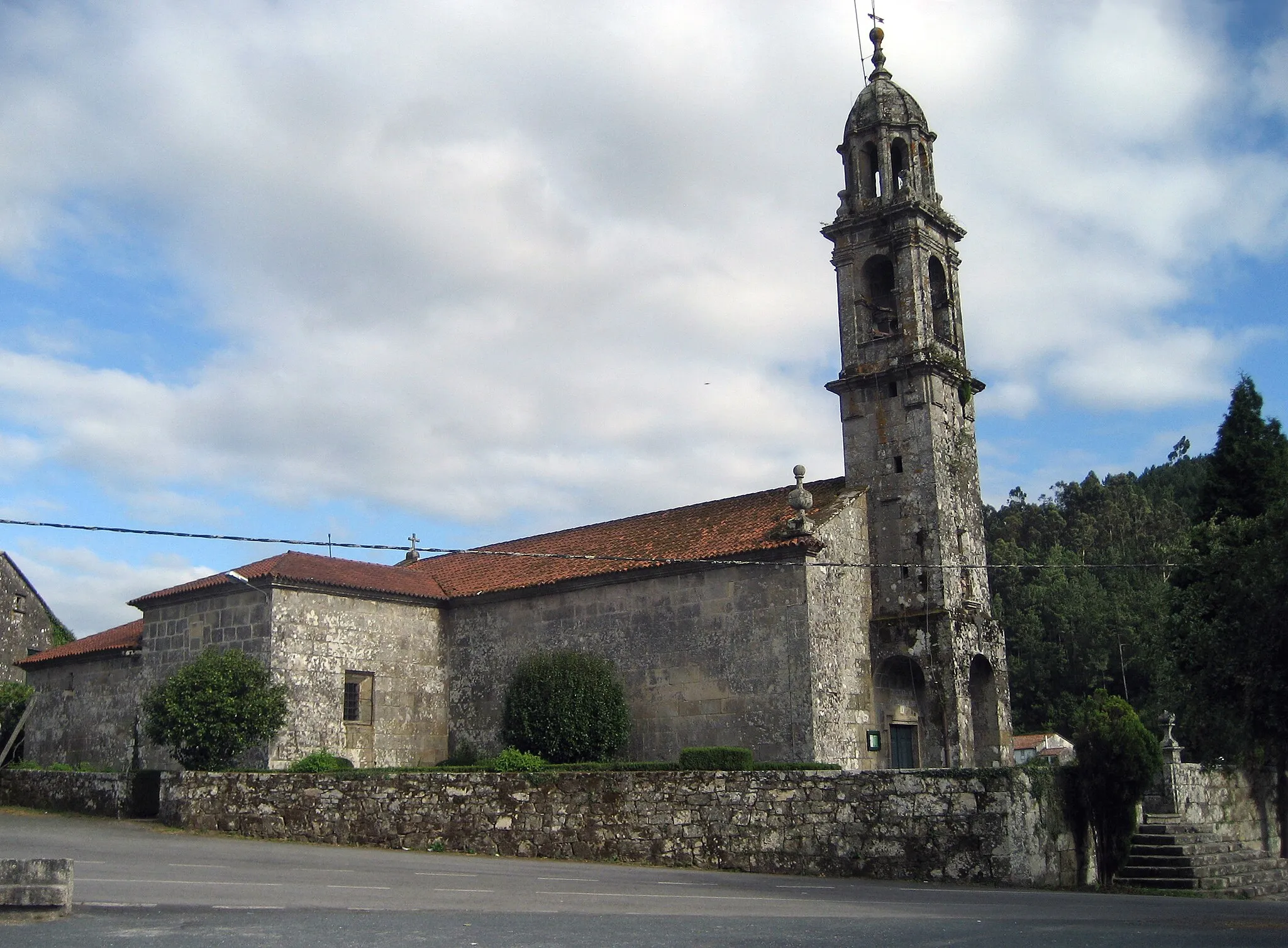 Photo showing: San Mamede de Rois church, in Rois, A Coruña (Spain).