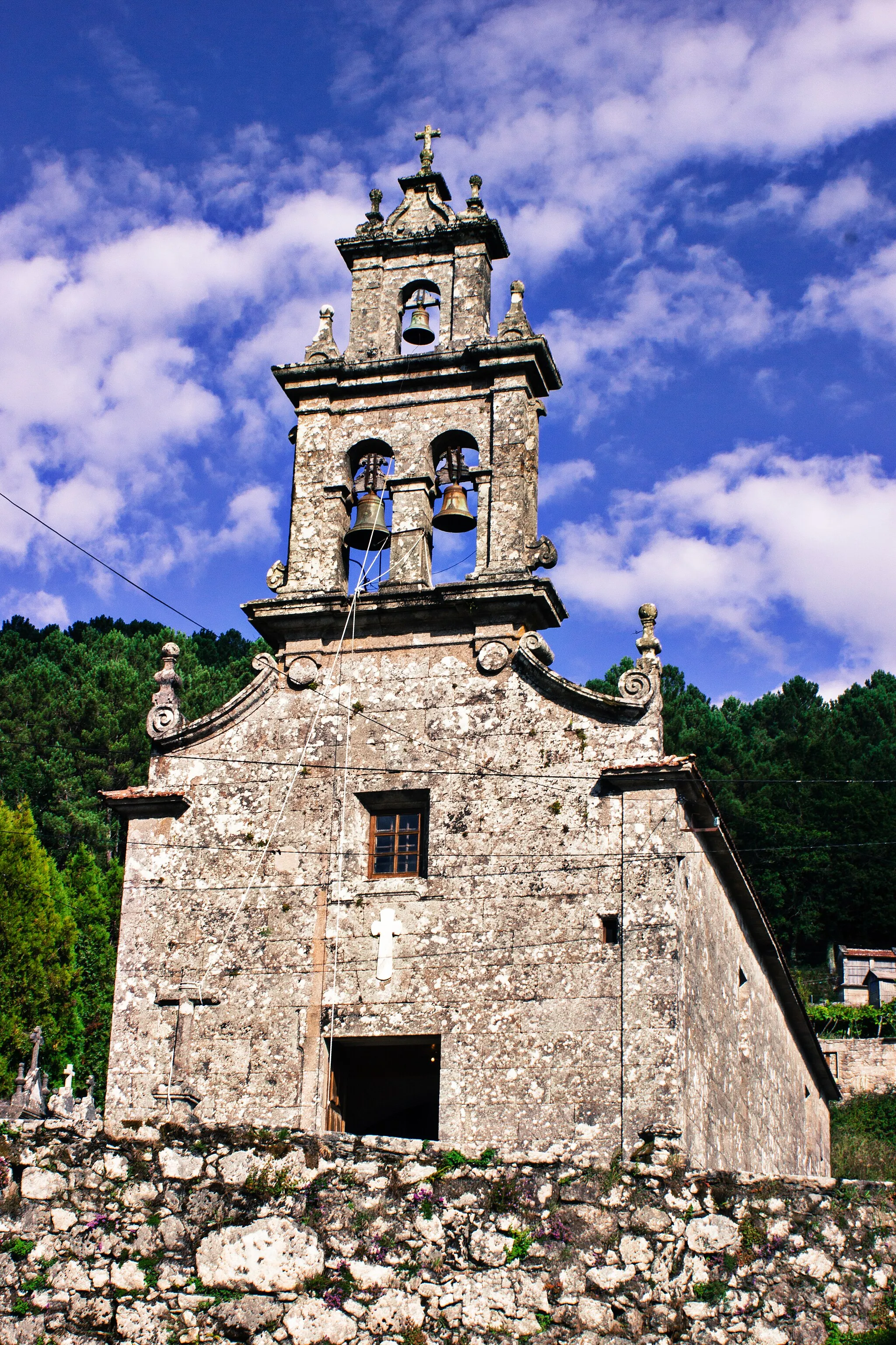 Photo showing: Igrexa de Cosoirado, Moraña.