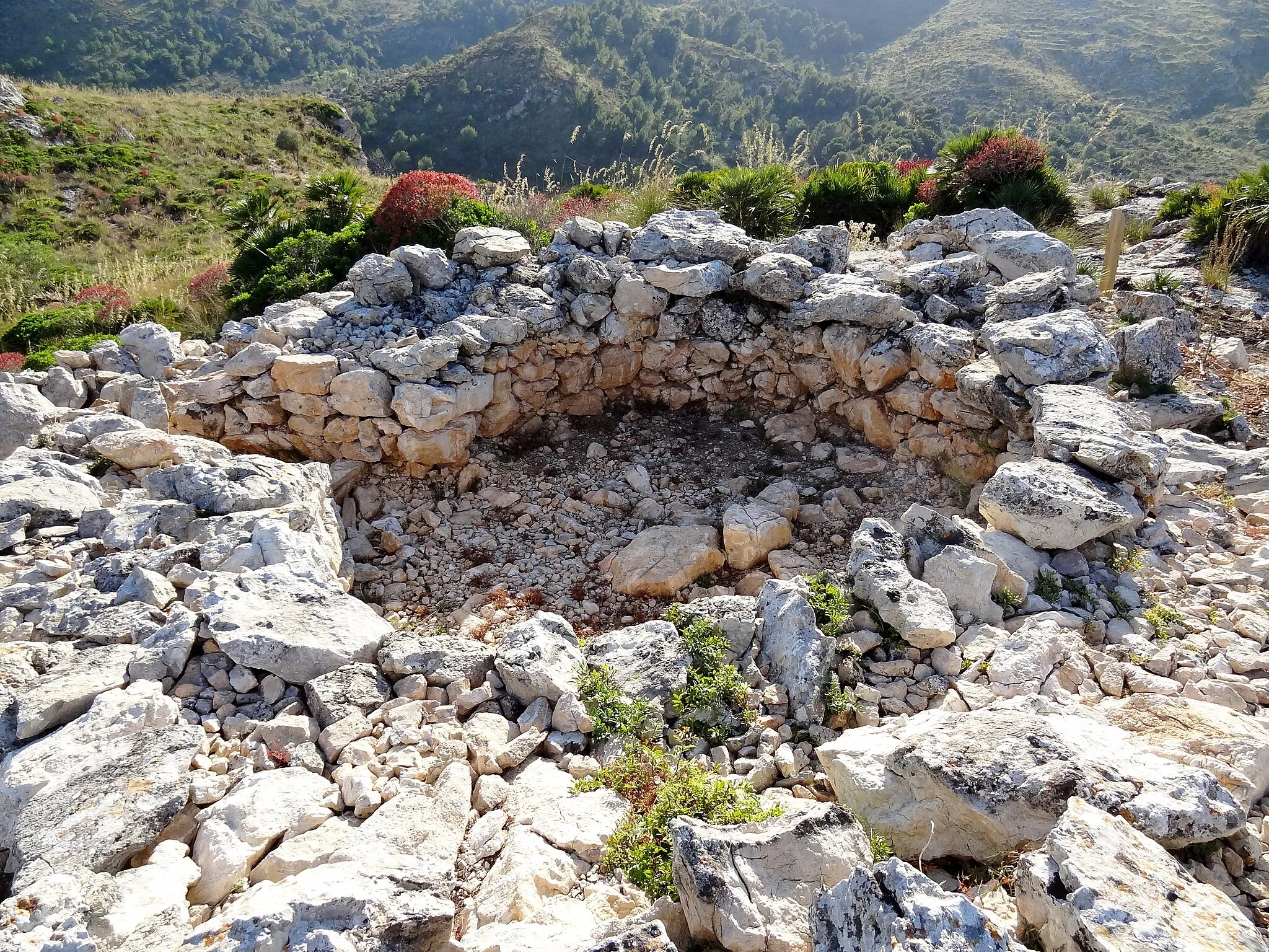 Photo showing: Talaiot auf dem Puig Figuer, Gemeinde Artà, Mallorca, Spanien