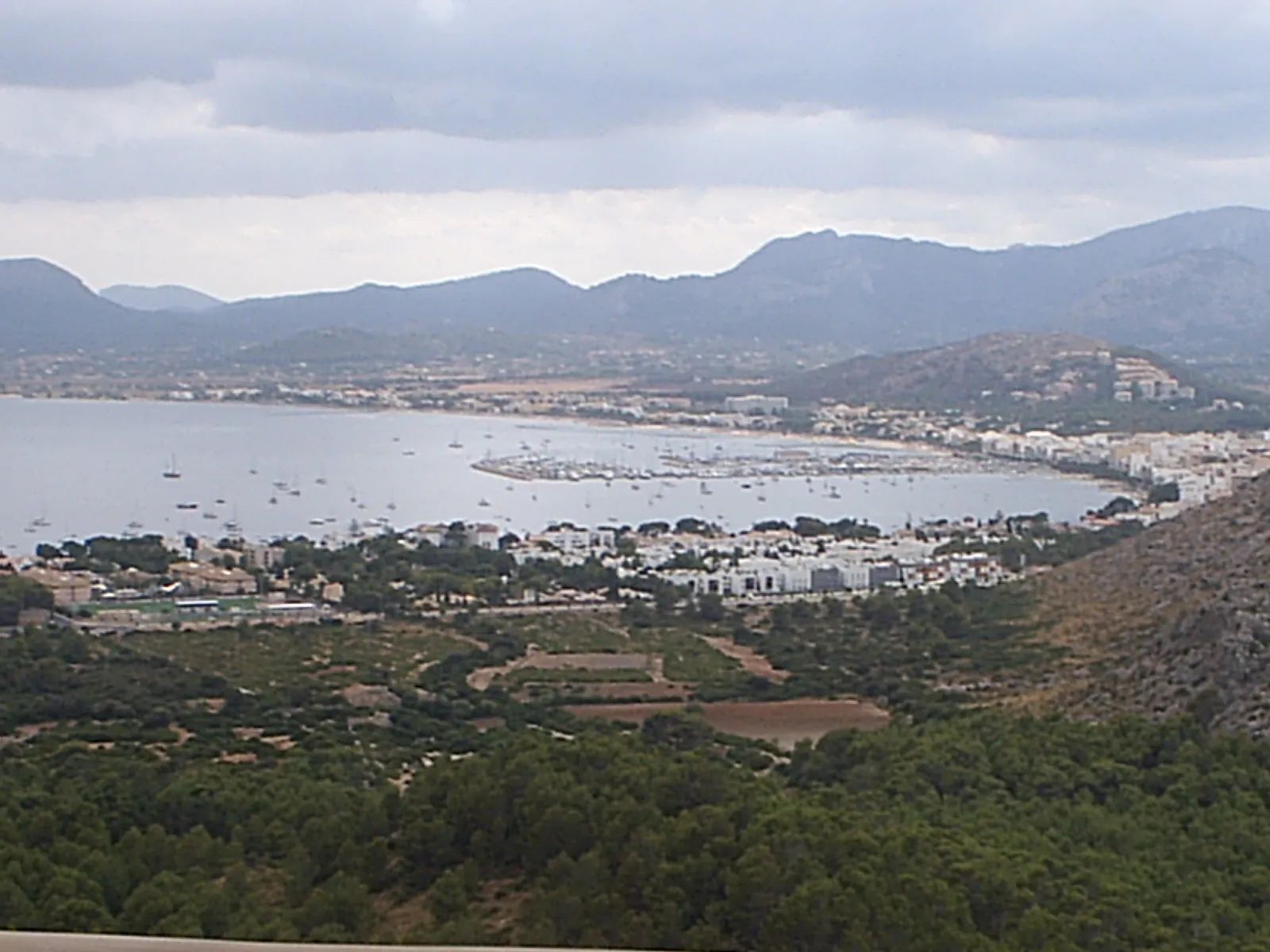 Photo showing: Bahía de Pollensa, isla de Mallorca, España.