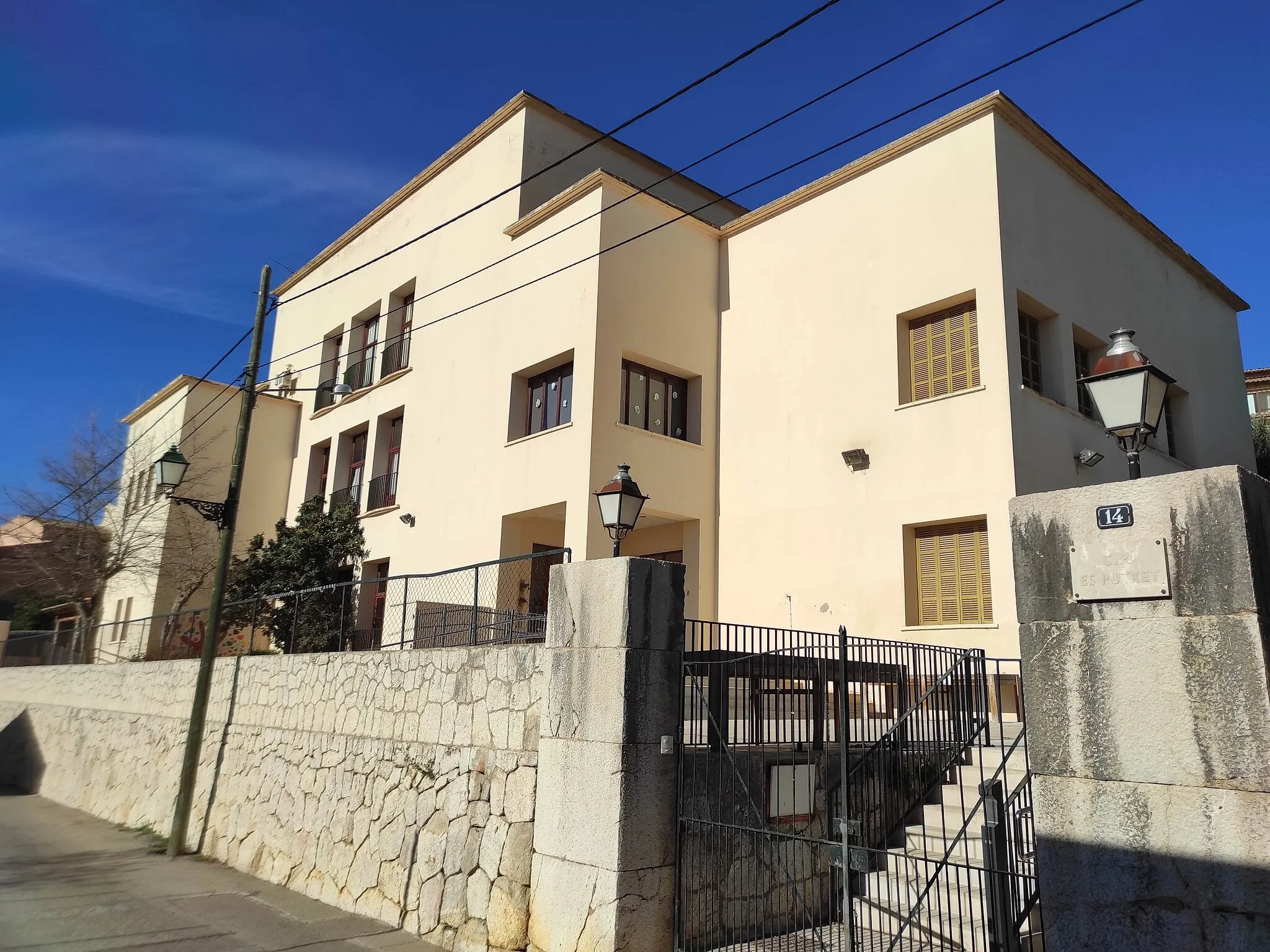 Photo showing: CEIP Es Putxet (Escola a Selva)