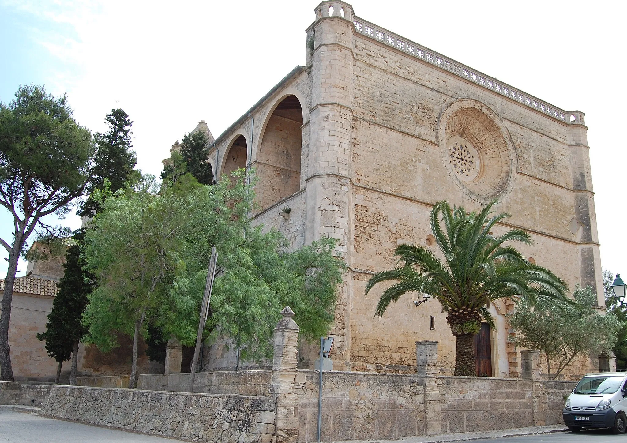 Photo showing: Pfarrkirche San Pere in Petra (Mallorca)