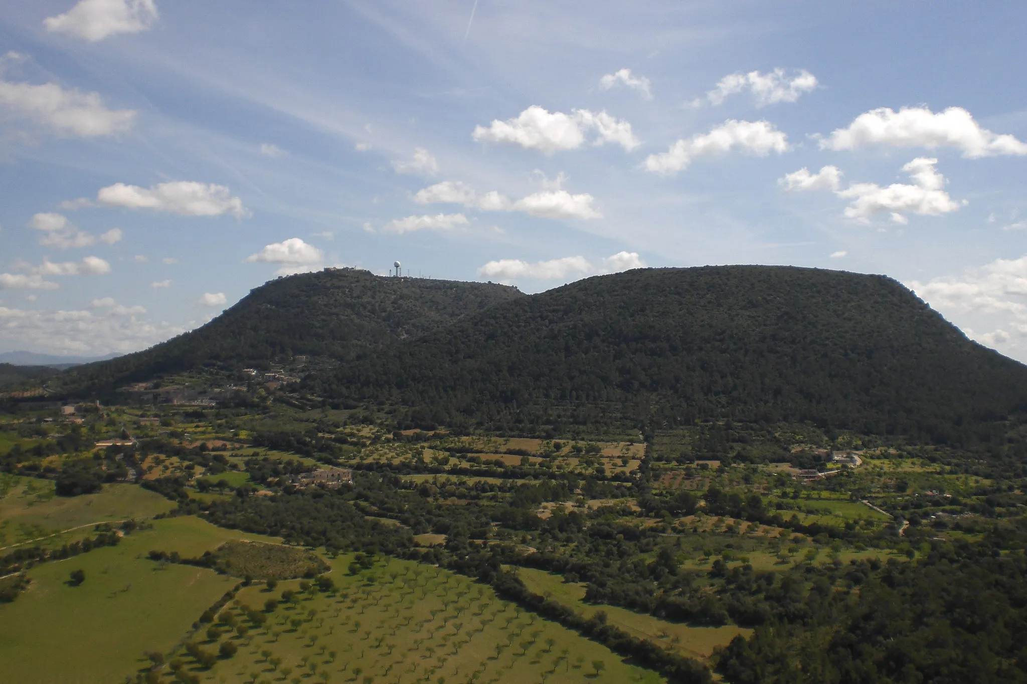 Photo showing: Vista sud del Puig de Son Reus des del Puig de les Bruixes